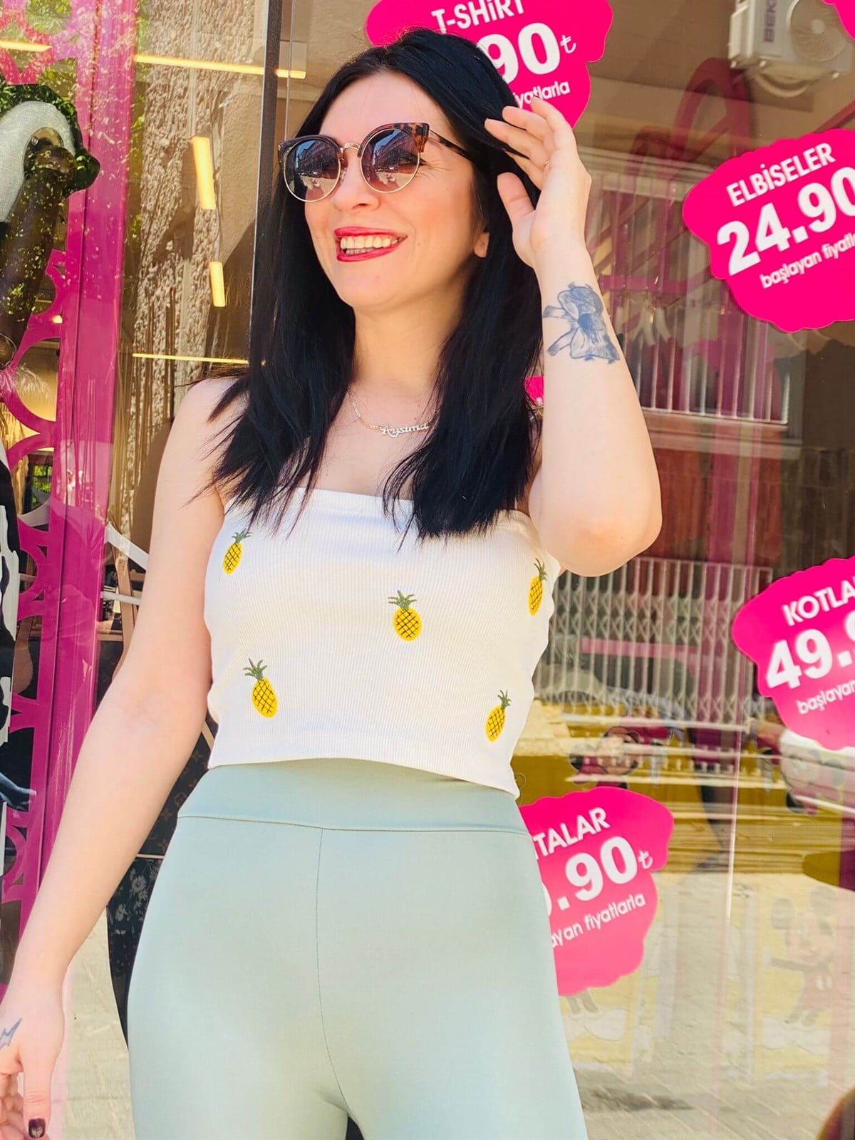 Ananas Nakış İşlemeli Ekru Crop Top