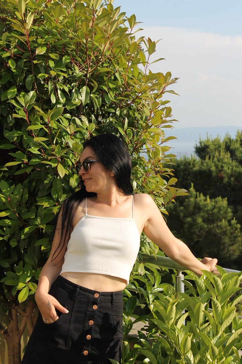 Bej Crop Top