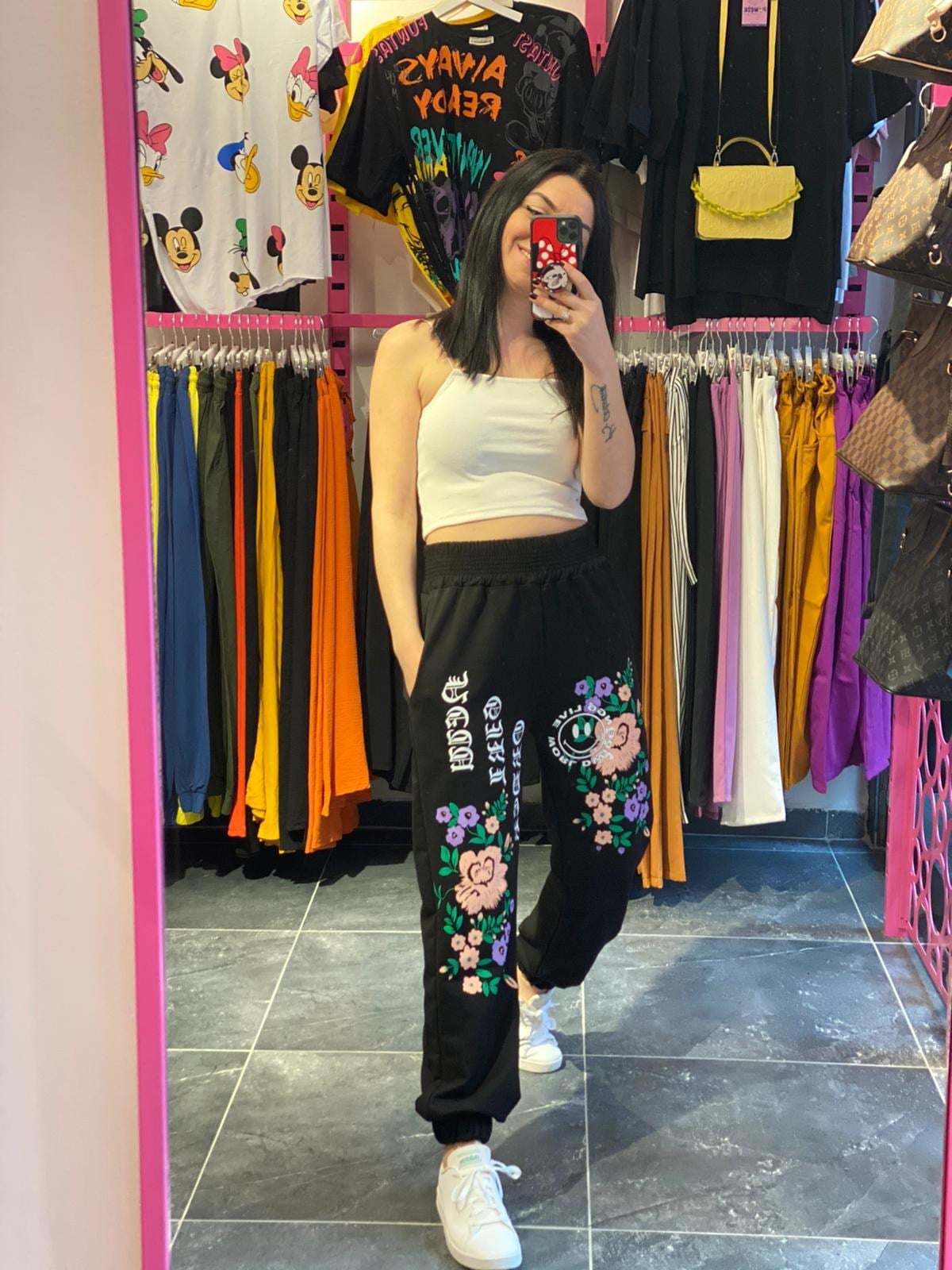 Bershka Model Çiçek Desenli Siyah Eşofman