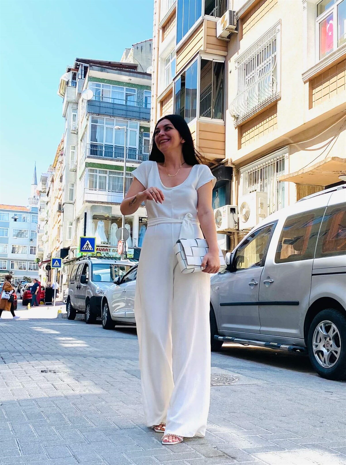 Beyaz Gofre Kumaş Kemer detaylı Maxi Tulum
