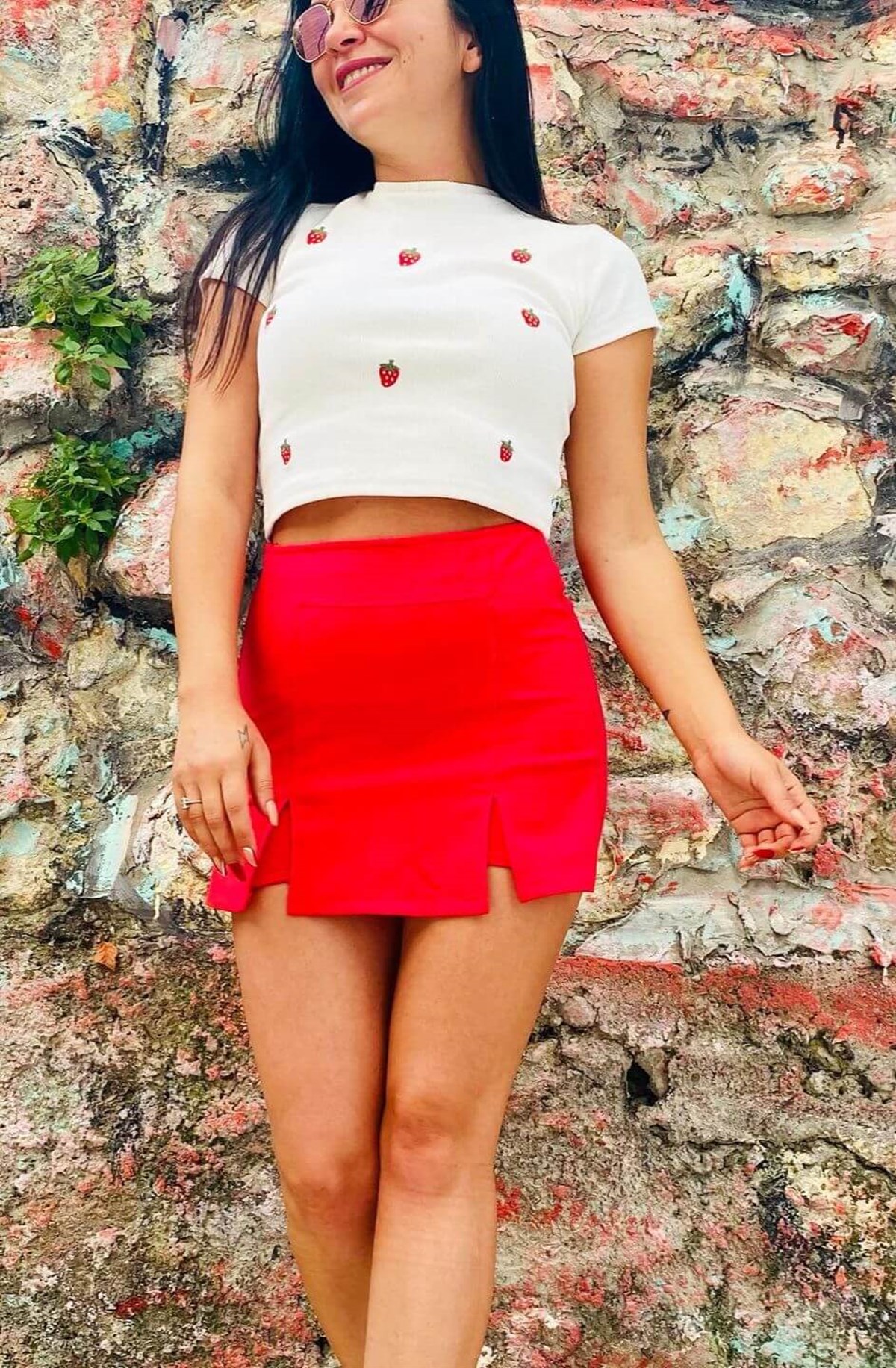 Çilek Nakış İşlemeli Crop Bluz