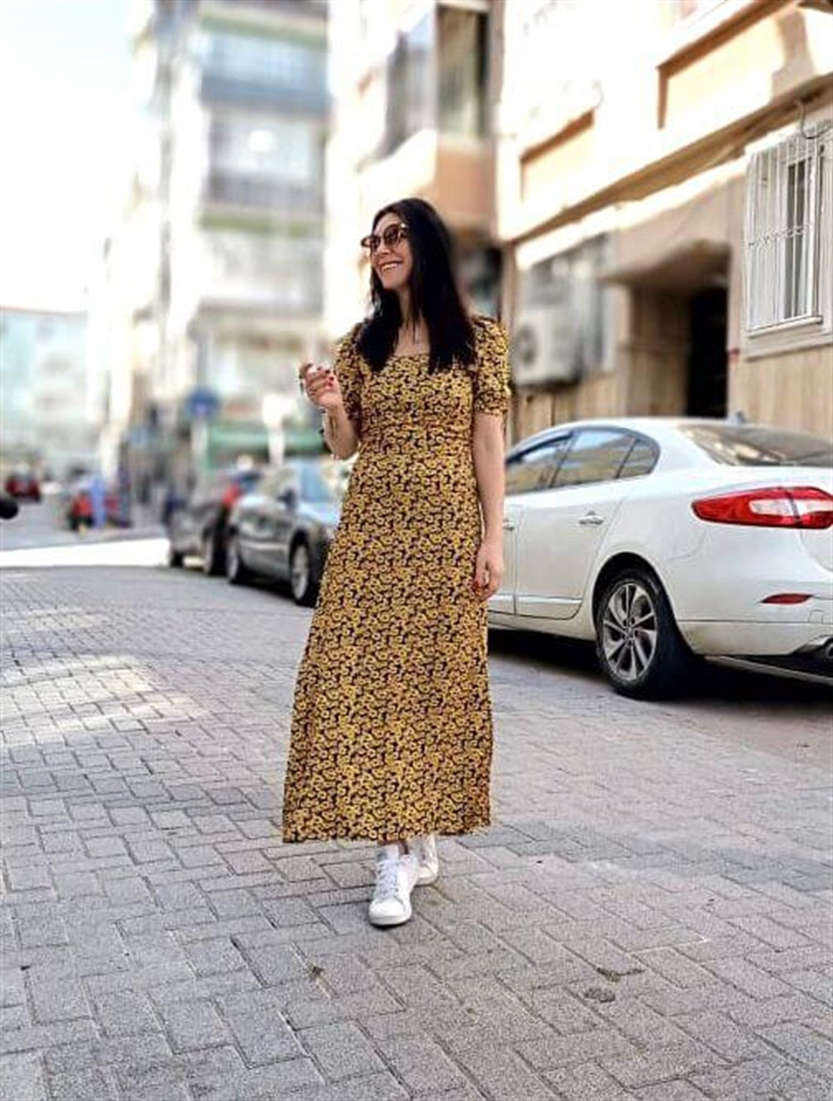 Çıtır Çiçek Desenli Zara Model Sarı Renkli Yırtmaç Detaylı Elbise