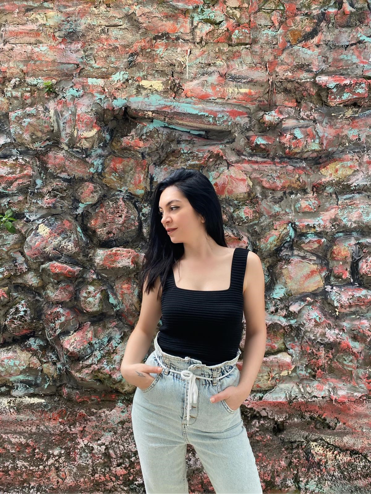 Fitilli Kalın Askılı Siyah Crop Top