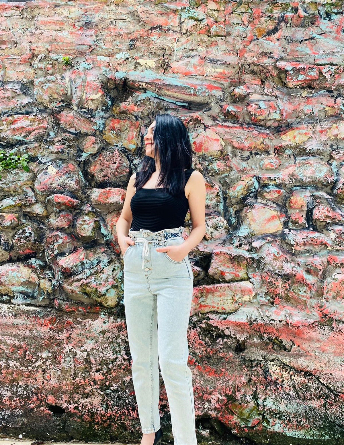 İp Kemer Detaylı Düğmeli Mom Jean 
