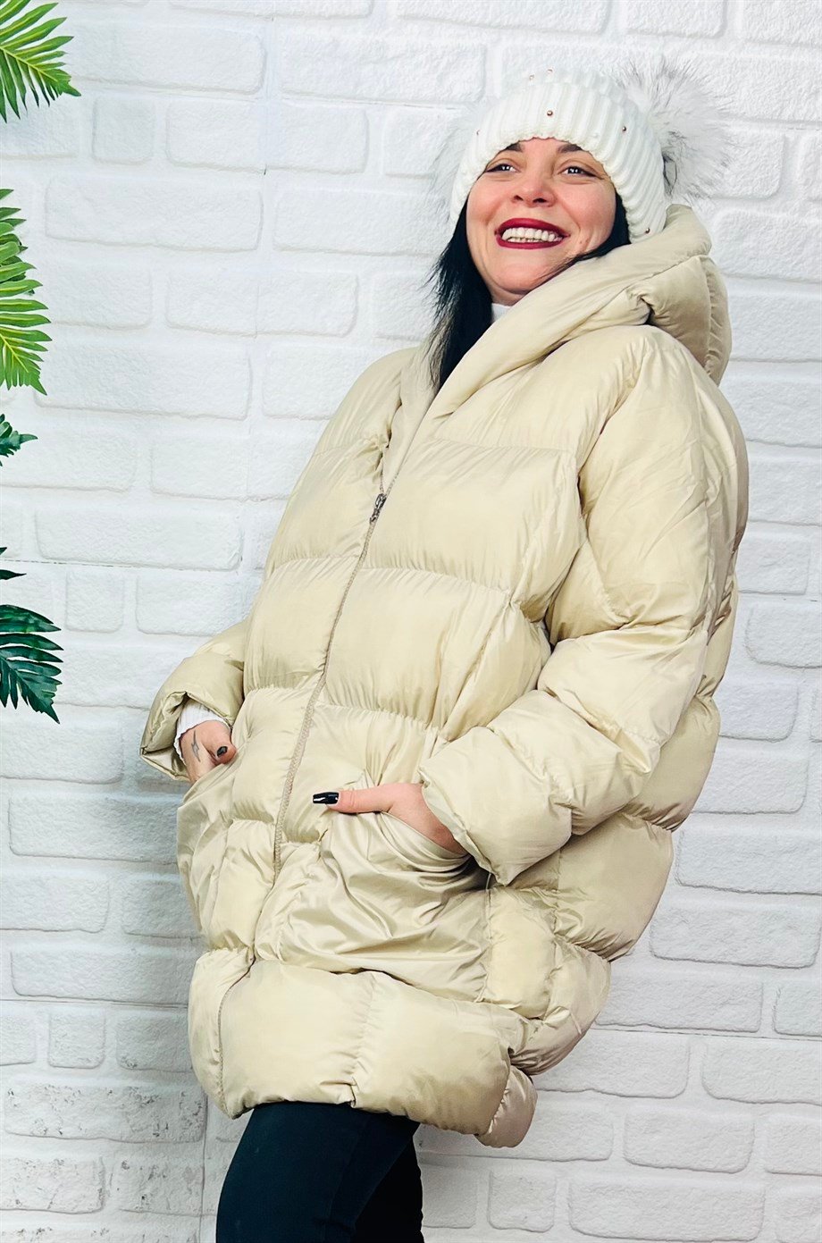 Krem Kapüşonlu Yarasa Kol Oversize Şişme Mont