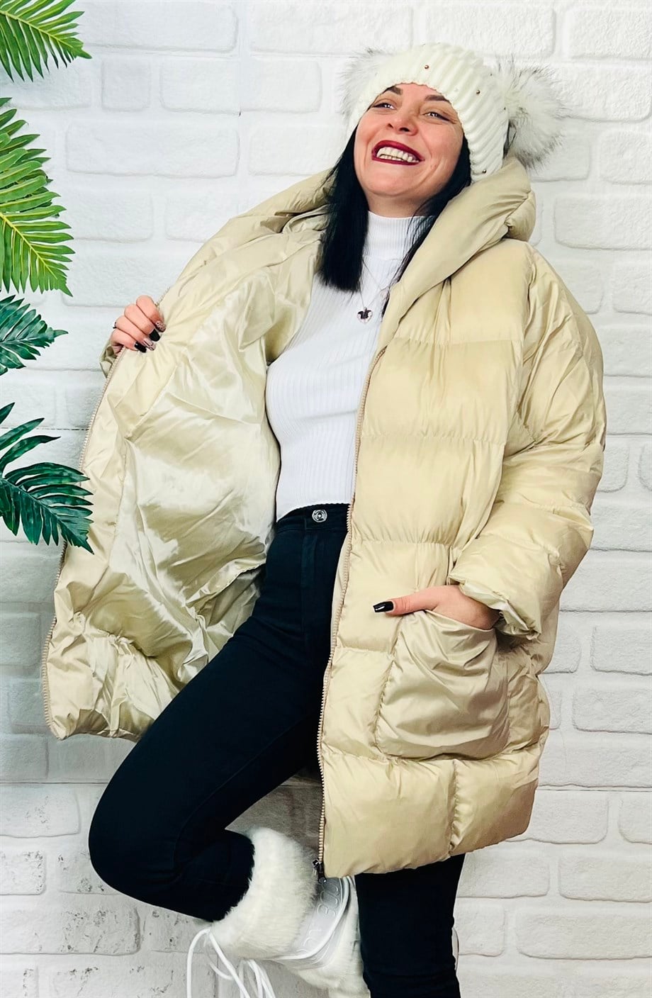 Krem Kapüşonlu Yarasa Kol Oversize Şişme Mont
