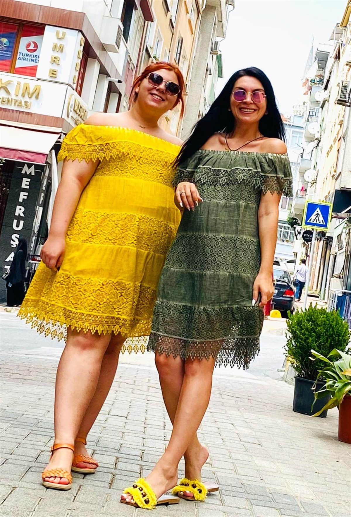 Madonna Yaka Hardal Güpür Tasarım Rahat Kalıp Elbise