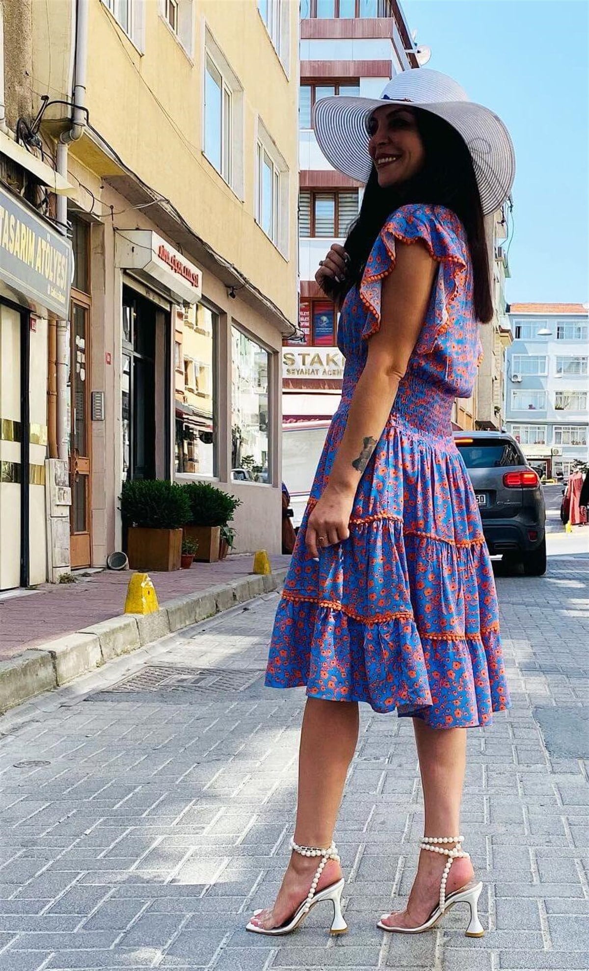 Mavi Çiçek Desenli Fistolu Elbise