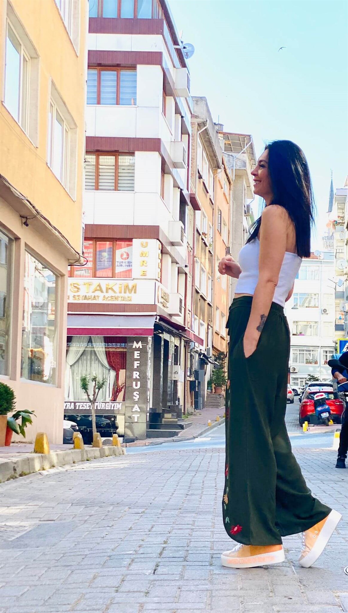 Nakışlı Tasarım Yırtmaç Detaylı Haki Şalvar Pantolon