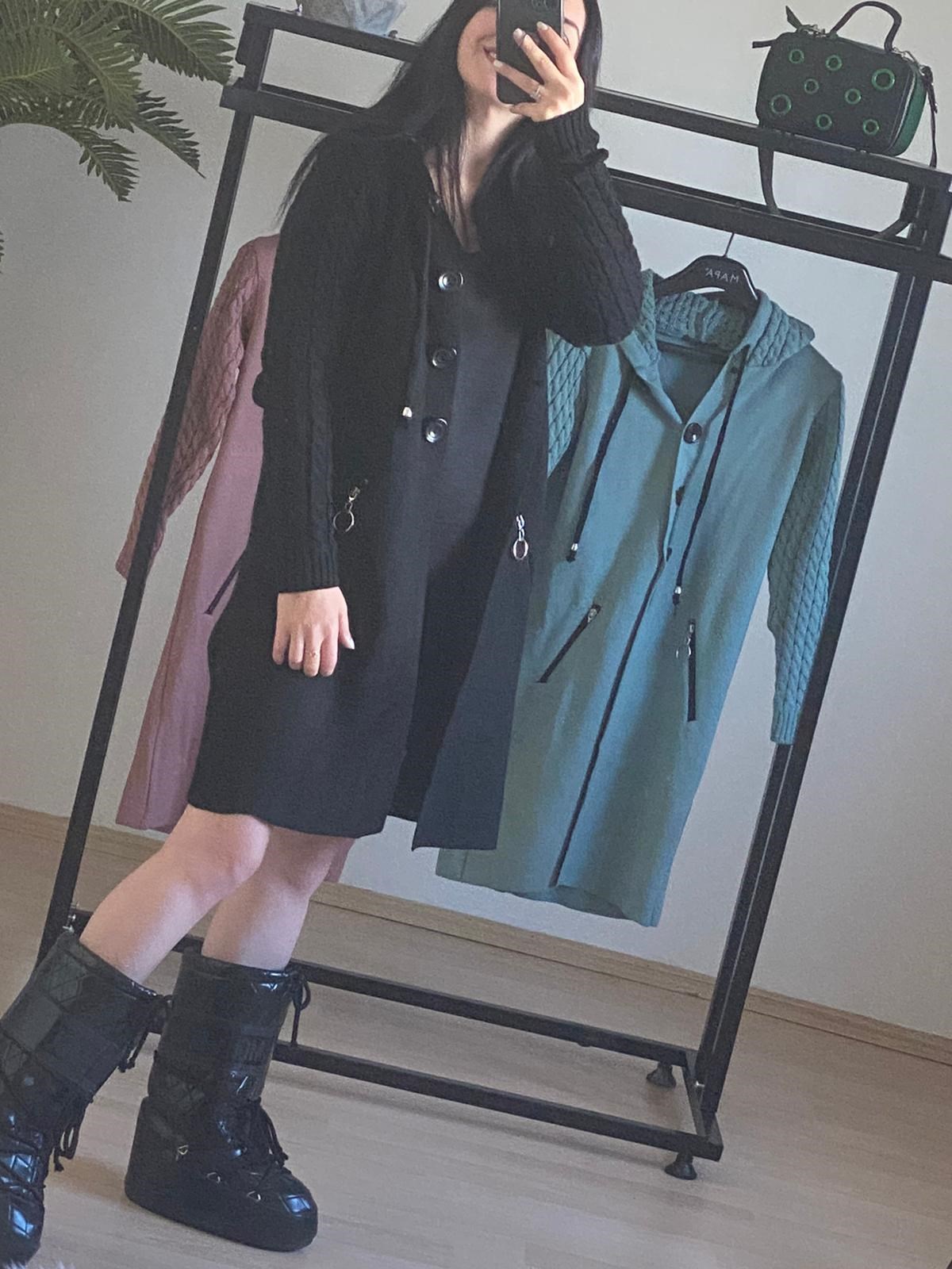 Örme Detaylı Kapişonlu Siyah Renk Triko Hırka