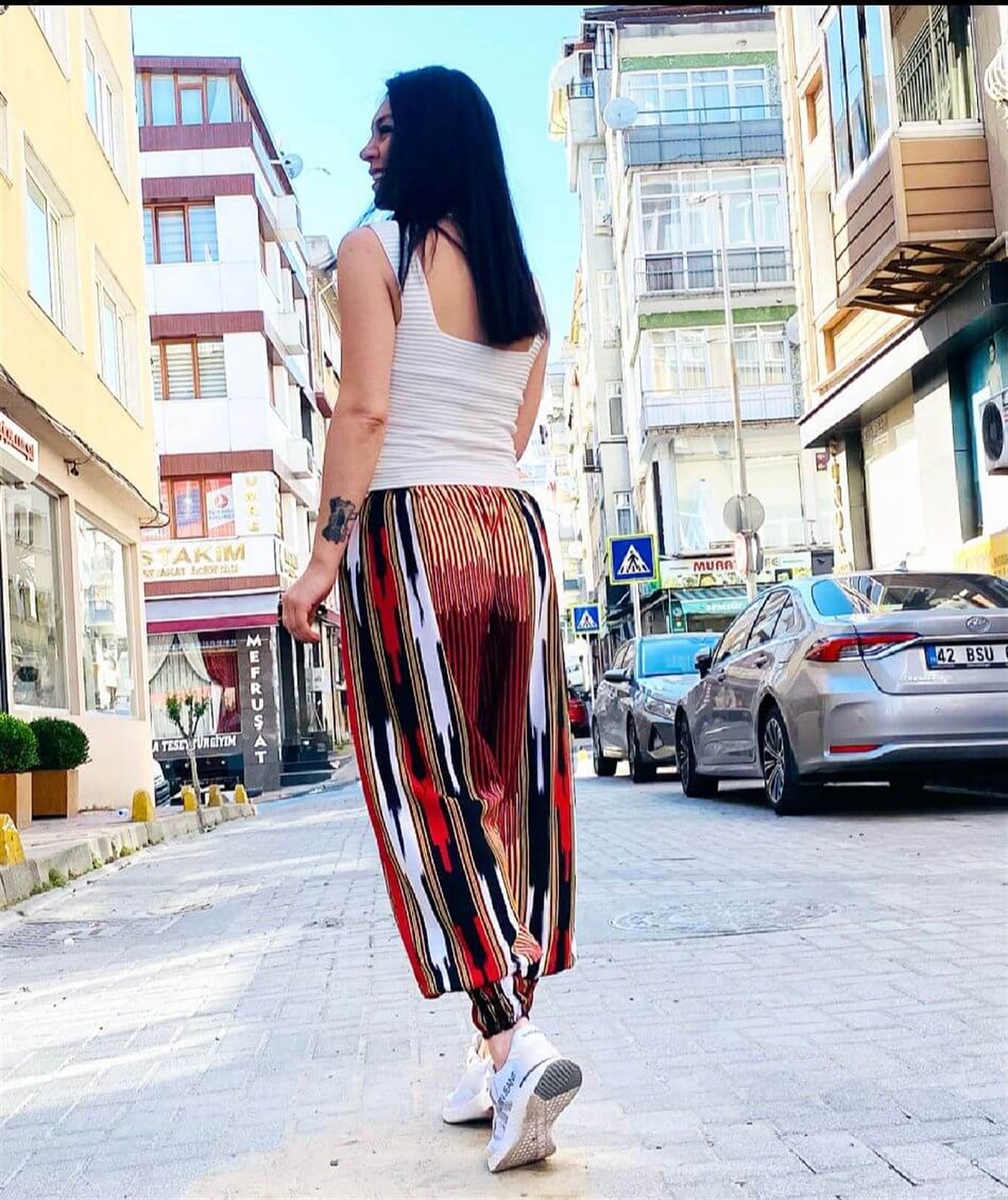 Oversize Kırmızı Baskılı Paça Lastikli Şalvar Pantolon