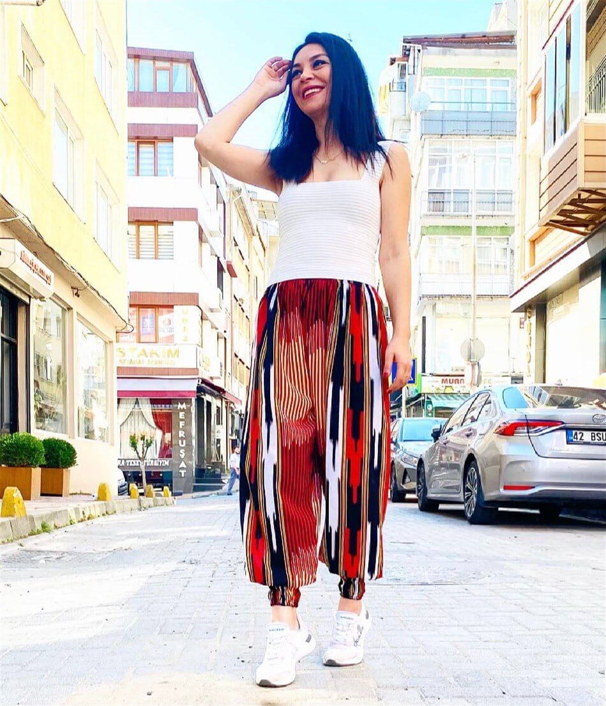 Oversize Kırmızı Baskılı Paça Lastikli Şalvar Pantolon