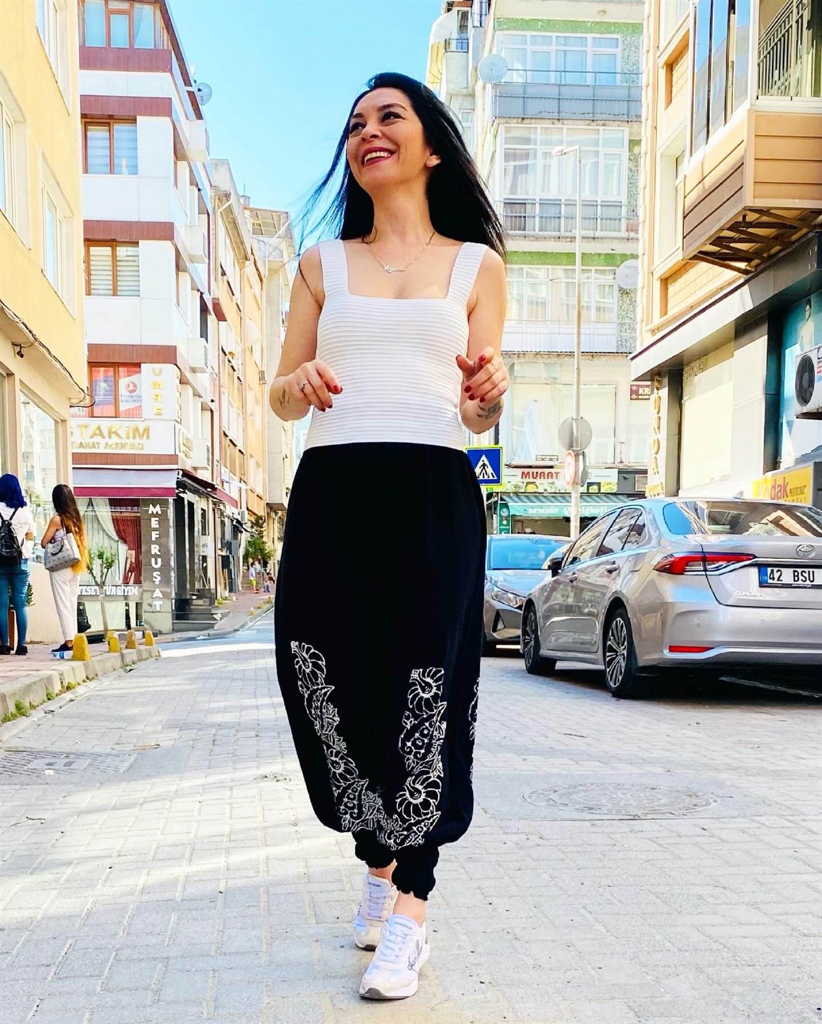 Oversize Siyah Baskılı Paça Lastikli Şalvar Pantolon