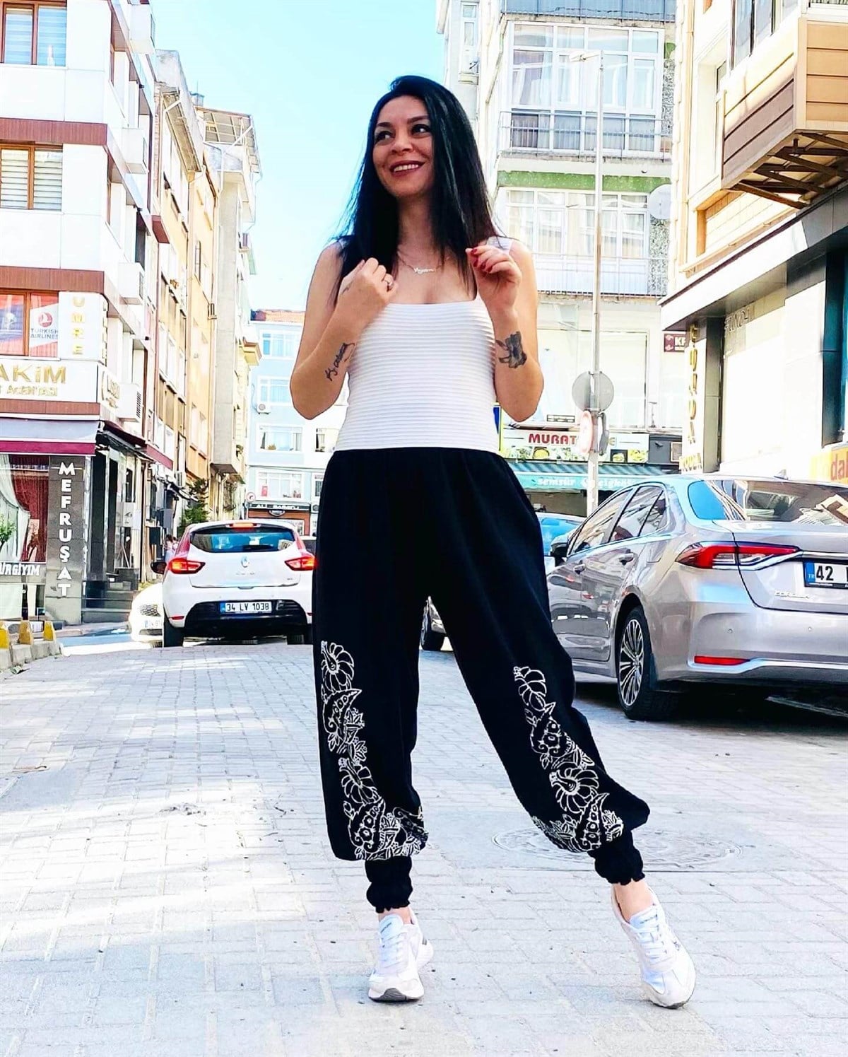 Oversize Siyah Baskılı Paça Lastikli Şalvar Pantolon