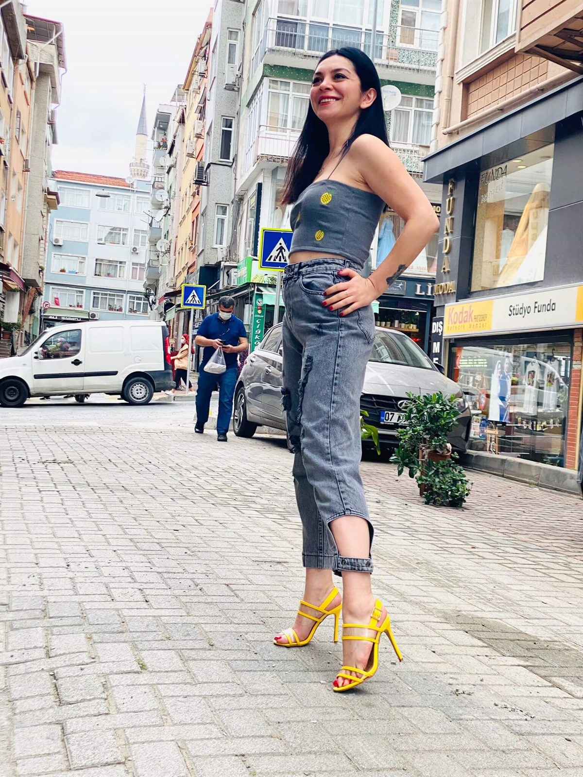 Paça Ayarlanabilir Kemer Detaylı Antrasit Yırtık Mom Jean