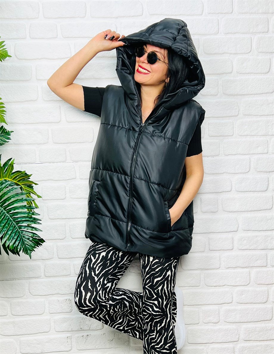 Siyah Kapüşonlu Cepli Oversize Şişme Yelek