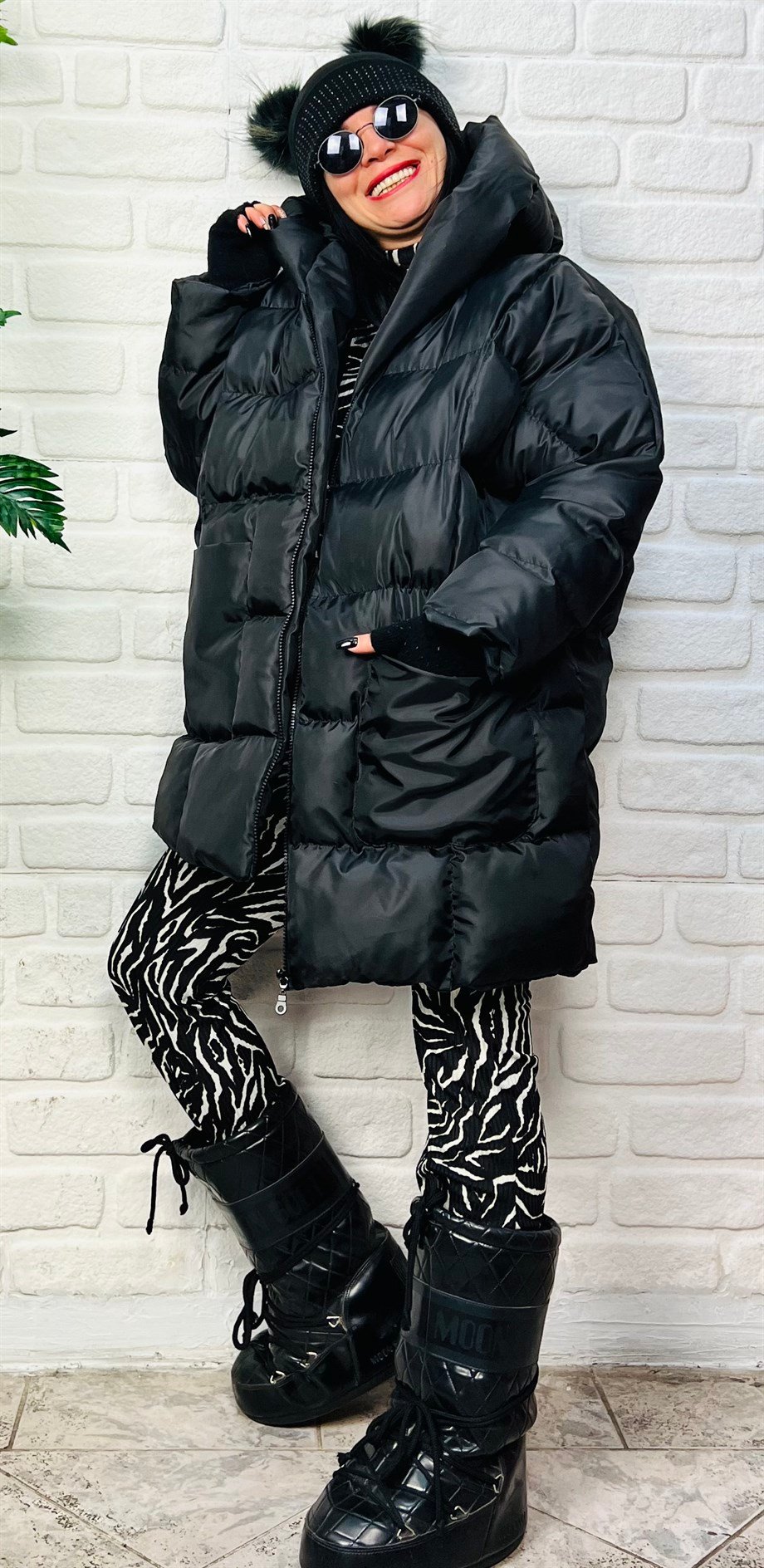Siyah Kapüşonlu Yarasa Kol Oversize Şişme Mont