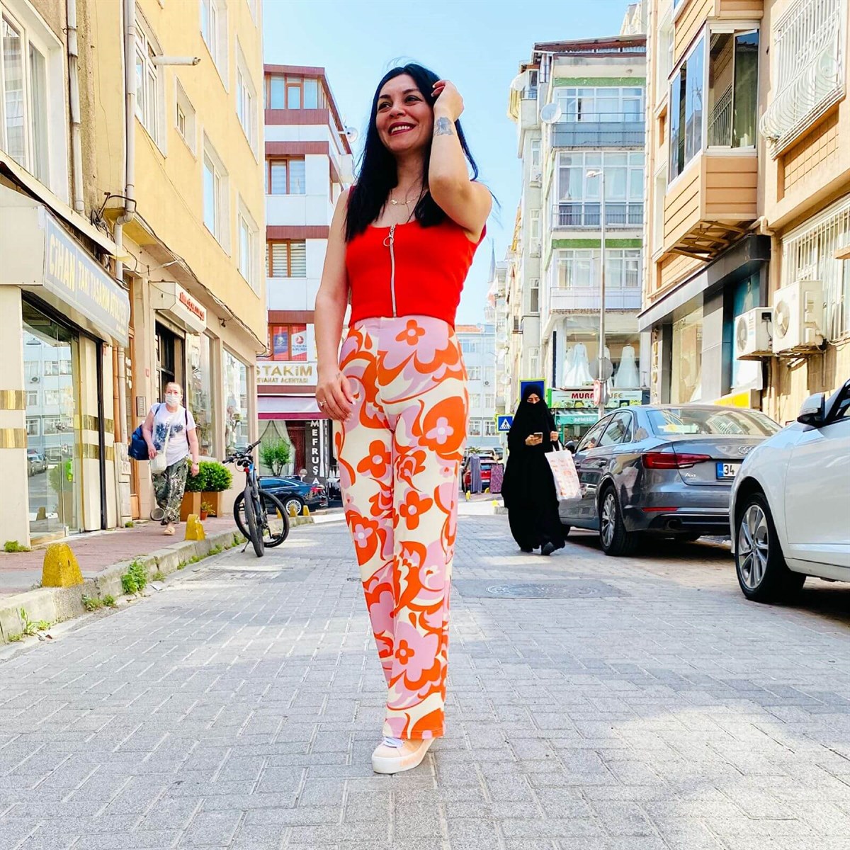 Turuncu Çiçek Desenli Likralı Pantolon