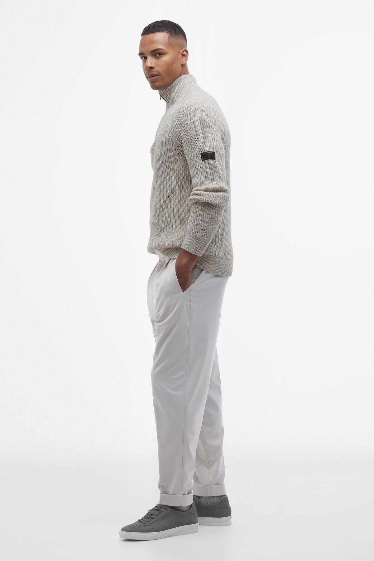 B.Intl Chester Funnel Kazak WH32 Whisper White