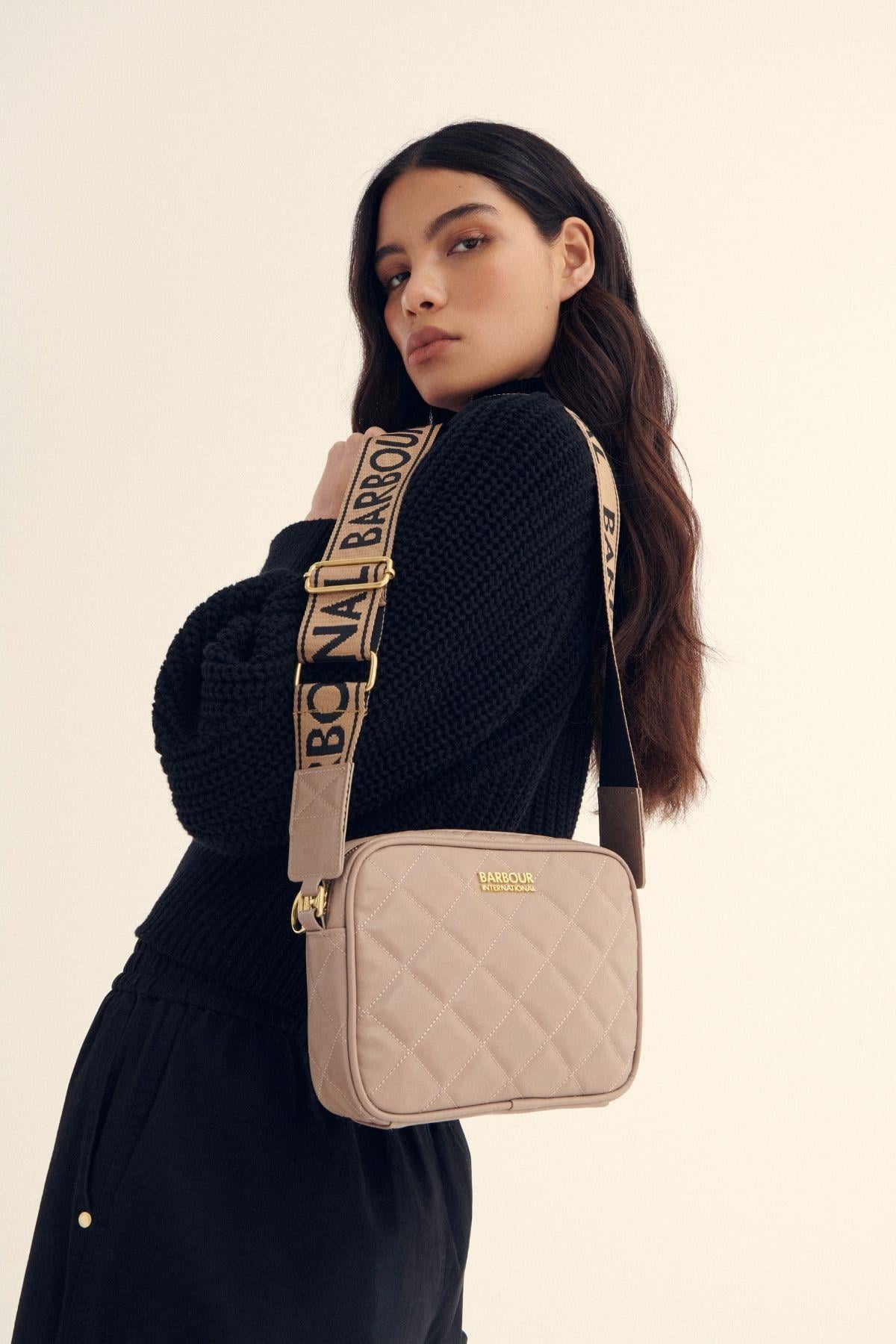 B.Intl Kapitone Sloane Çapraz Çanta CM31 Camel