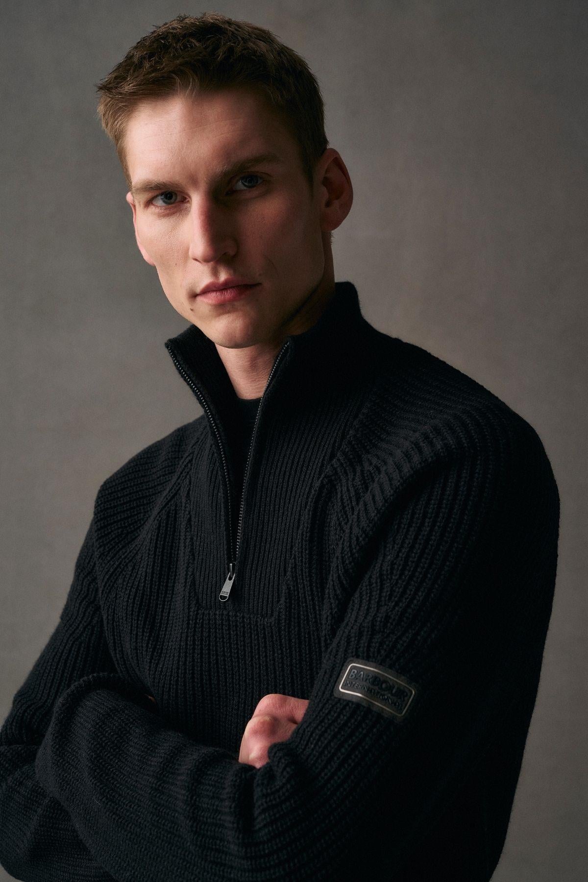 B.Intl Chester Funnel Kazak BK11 Black