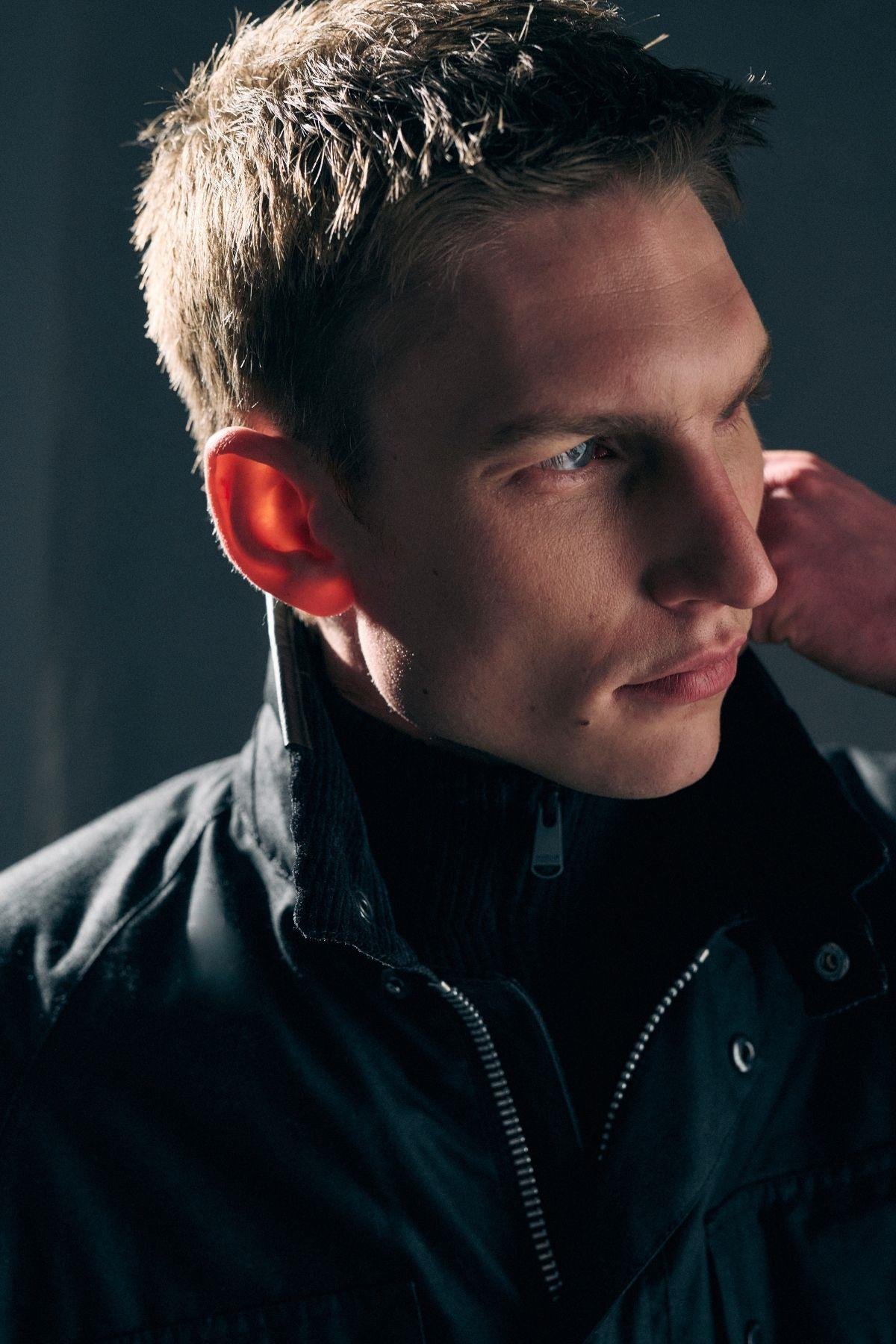 B.Intl Chester Funnel Kazak BK11 Black