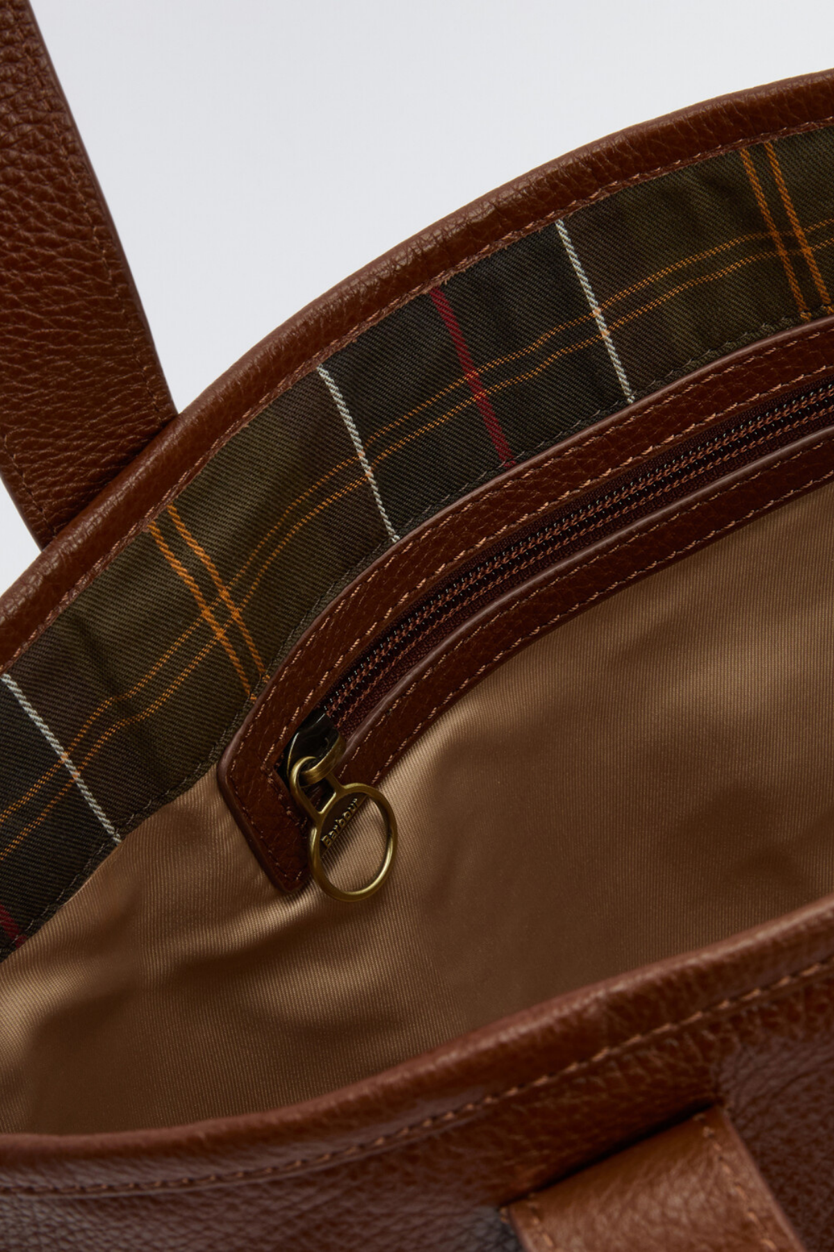 Barbour Alder Deri Kol Çantası BR11 Brown