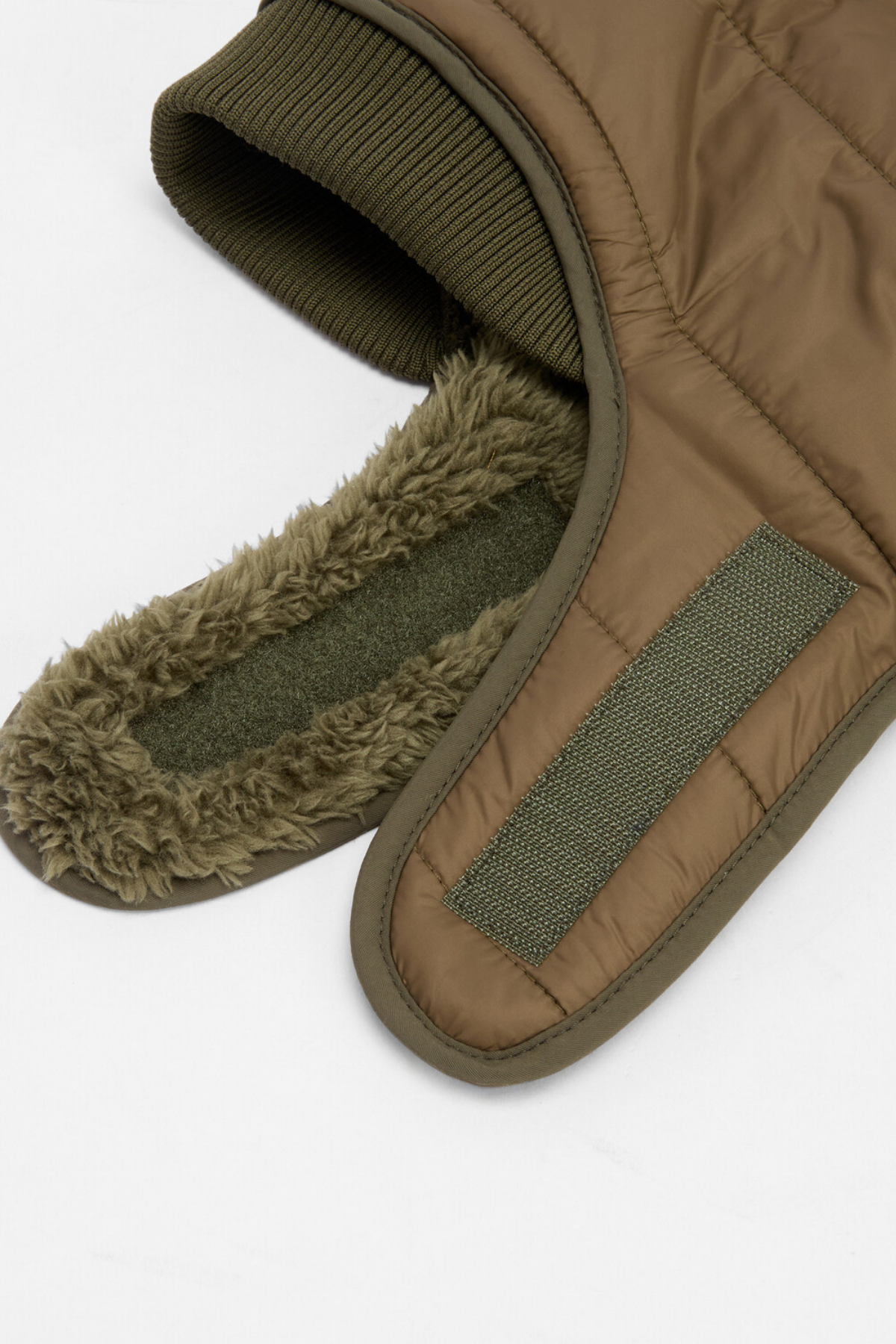 Barbour Brampton Kapitone Köpek Montu OL71 Olive/Khaki