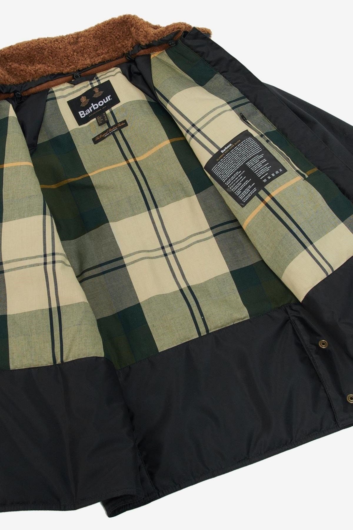 Barbour Carloway Yağlı Ceket BK71 Black