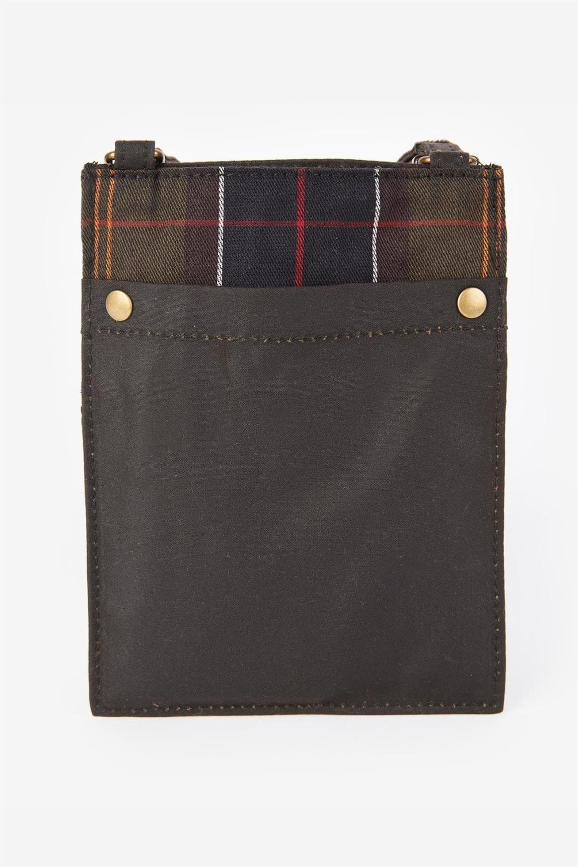 Barbour Essential Wax Çanta OL71 Olive