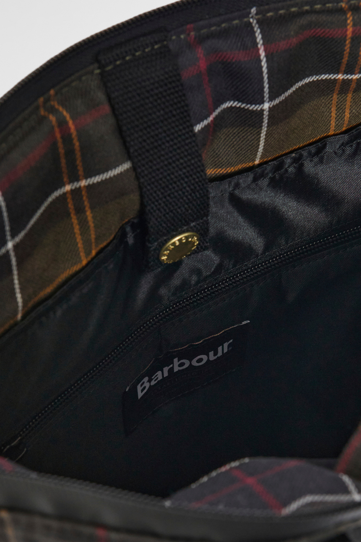 Barbour Field Tartan Yağlı Sırt Çantası OL91 Dark Classic Tartan