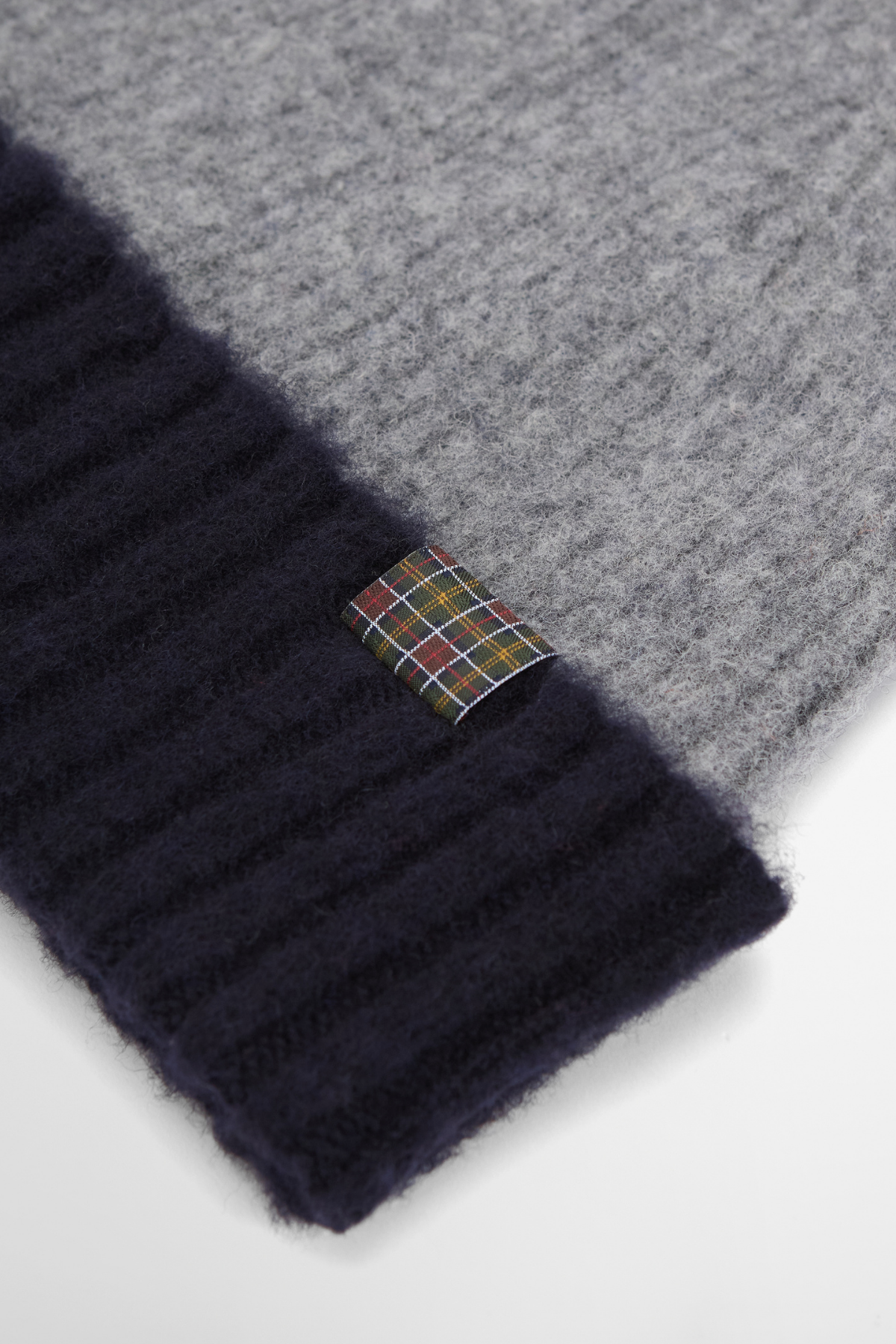 Barbour Scottish Angus Knitted Bere GY52 Grey/Navy