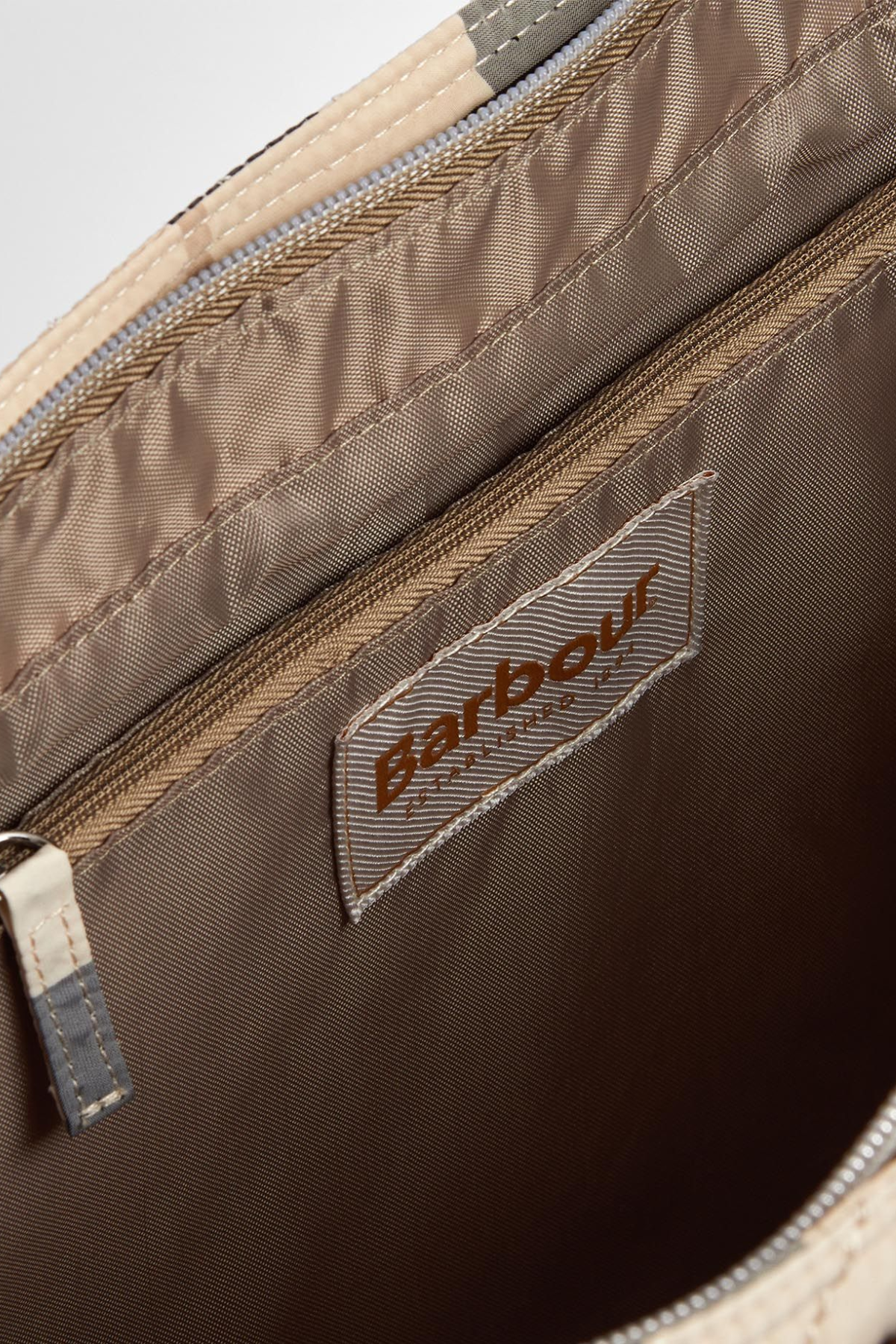 Barbour Wetherham Tartan Kol Çantası BE32 Safari Tartan