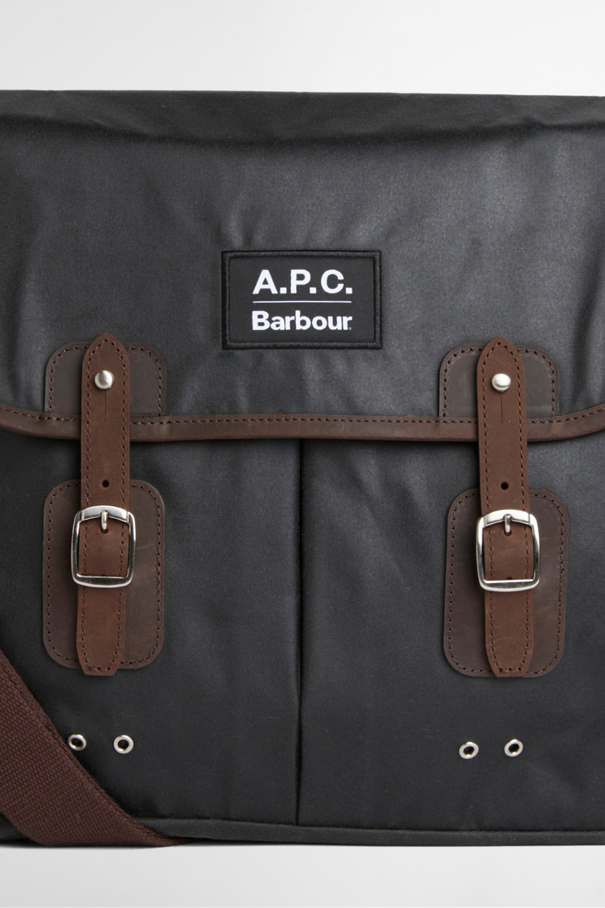 Barbour x A.P.C. Tarras Yağlı Çanta SG91 Dark Sage