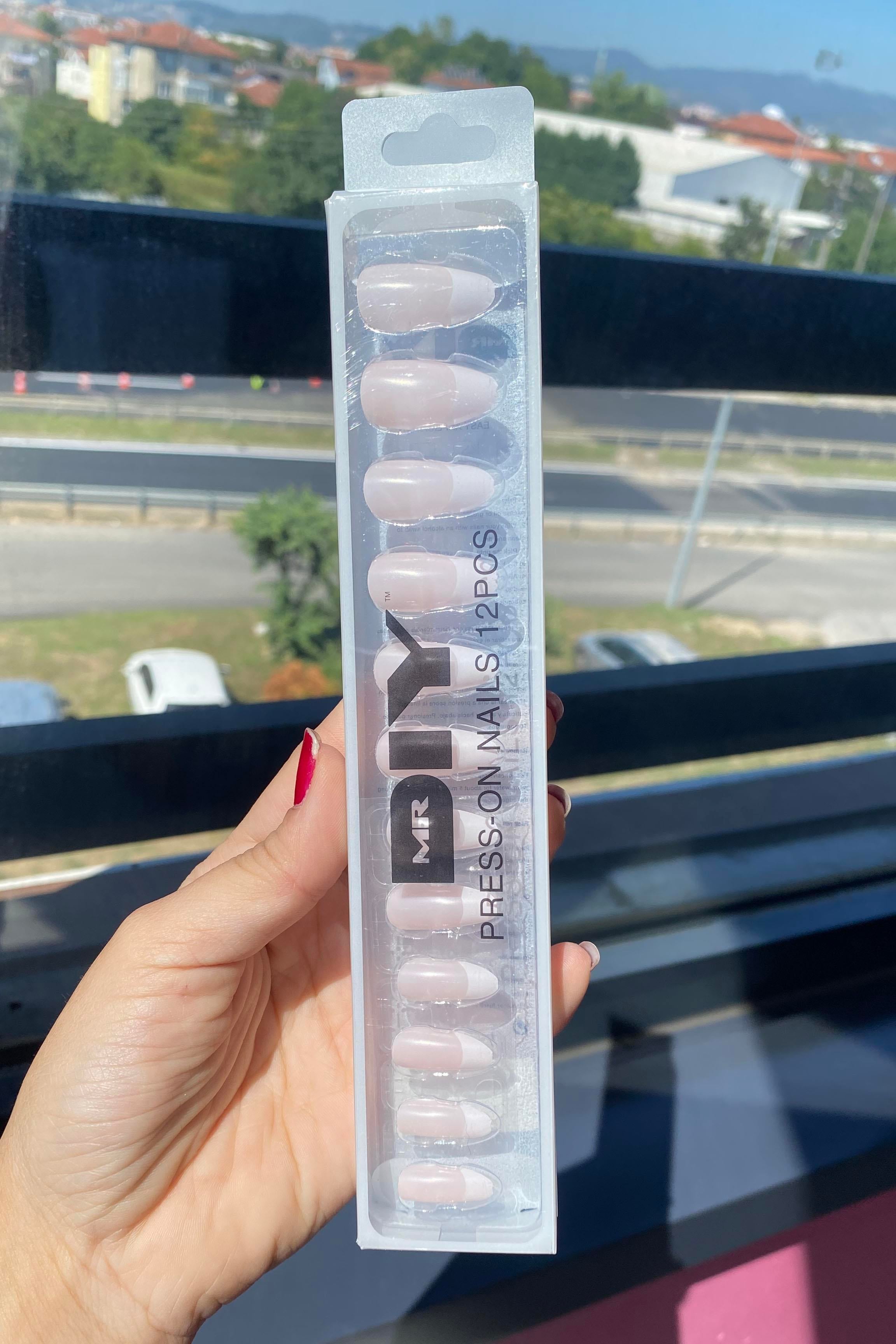 12'li Pudra Renk French Takma Tırnak (Yapıştırıcılı)