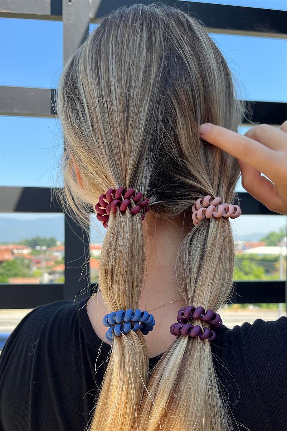 4'lü Karışık Renk Helezon Lastik Toka