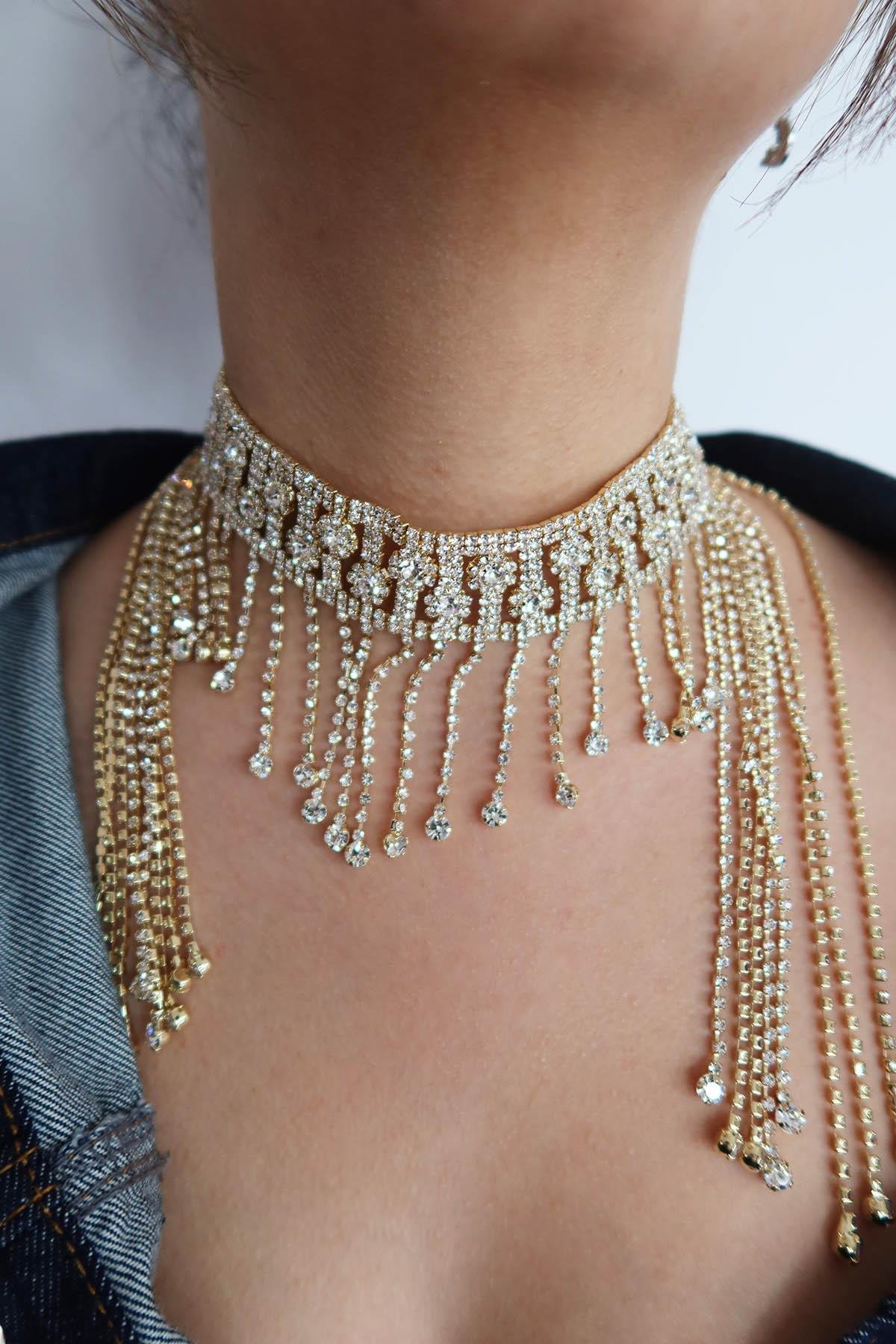 Altın Renk Taş Detaylı Tasarım Choker Kolye