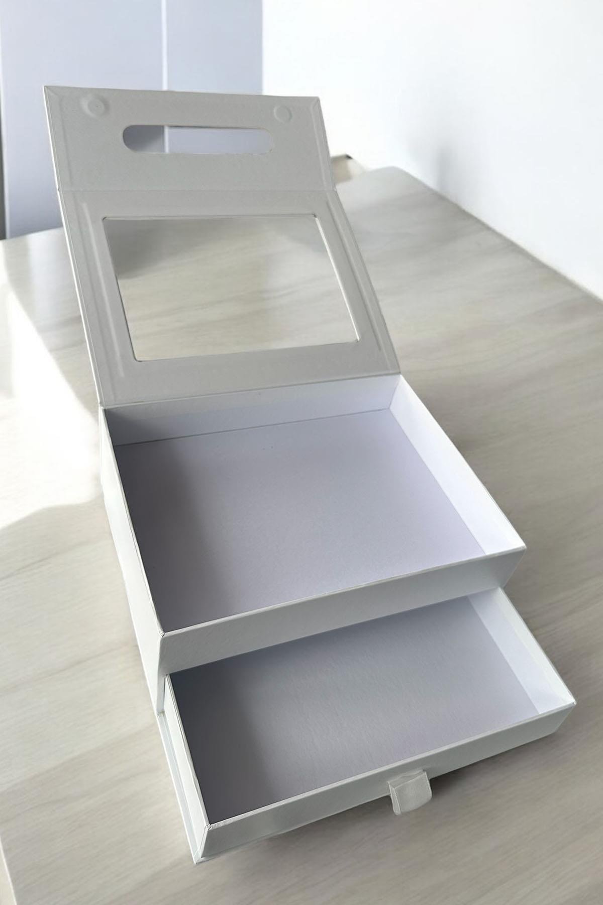 Beyaz Renk Çanta Detaylı Çekmeceli Hediye Kutusu