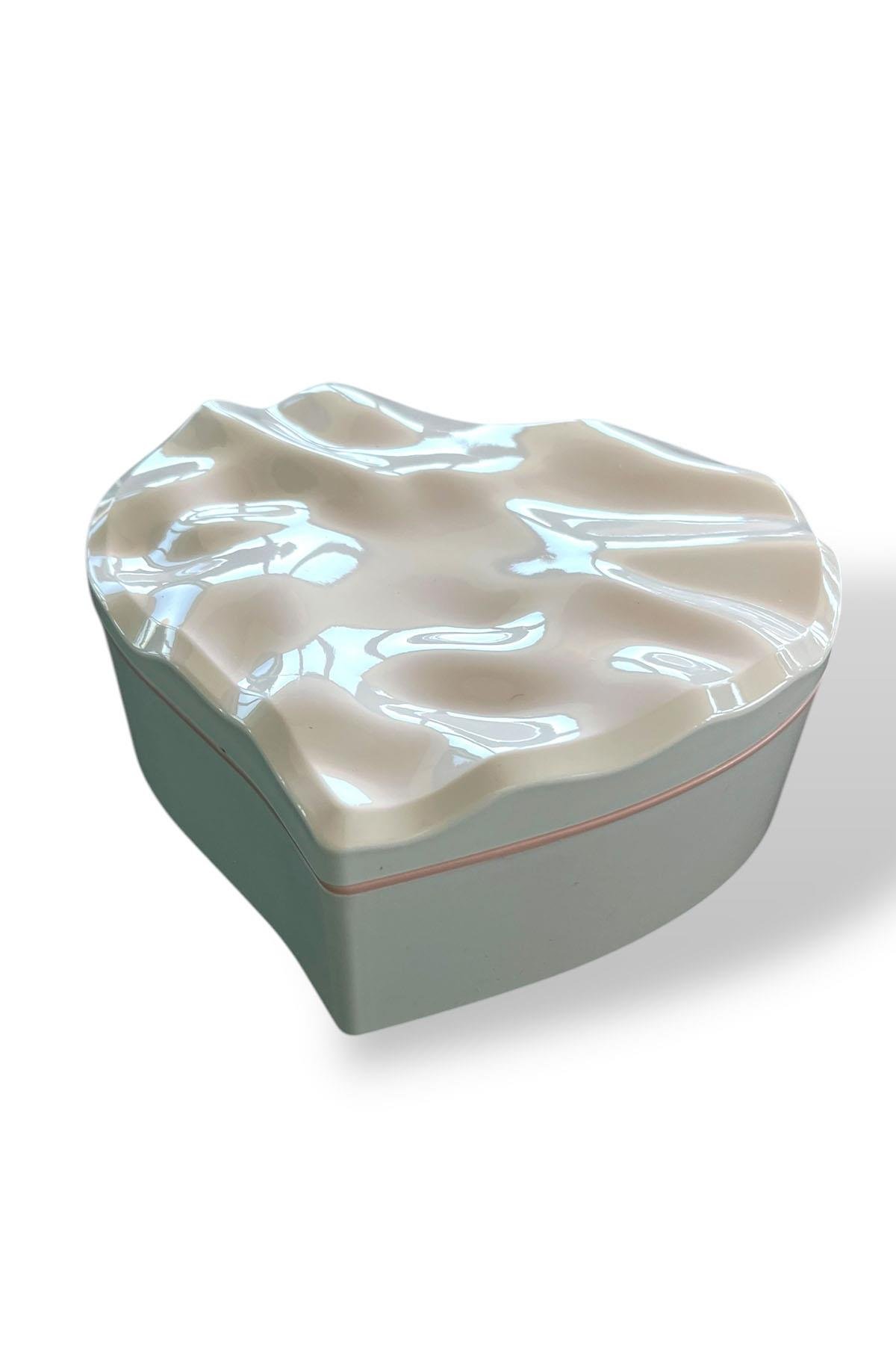 Beyaz Renk Kalp Figürlü Aynalı Takı Organizeri