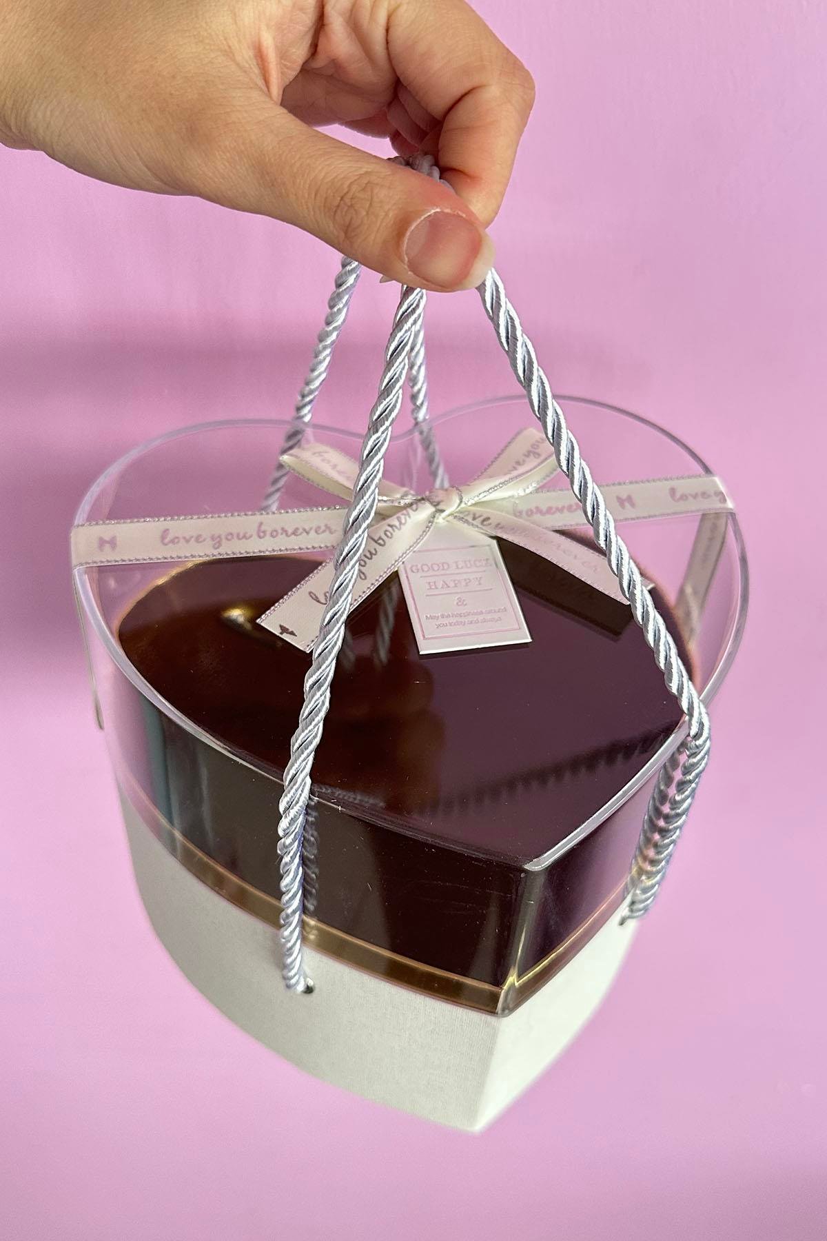 Beyaz Renk Kalp Figürlü Hediye Kutusu