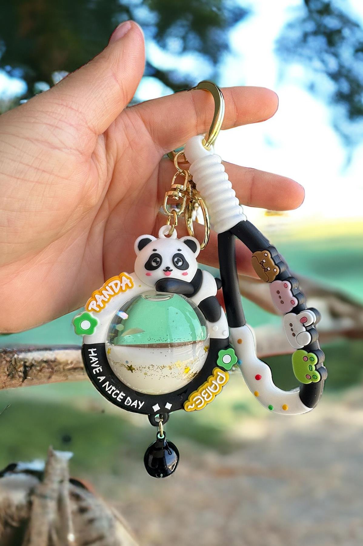 Beyaz Renk Panda Figürlü Sim Detaylı Anahtarlık