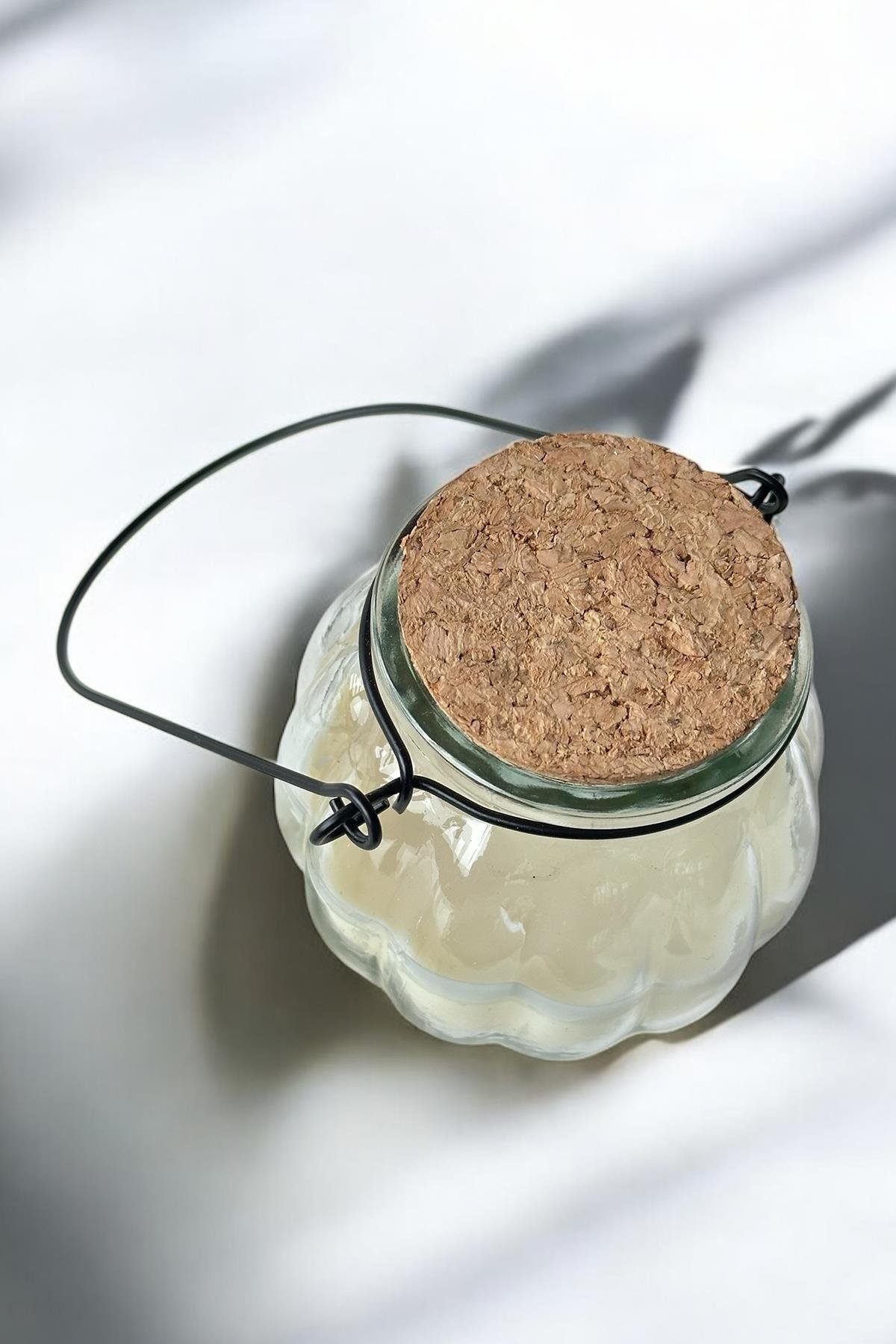 Beyaz Renk Vanilya Kokulu Mum