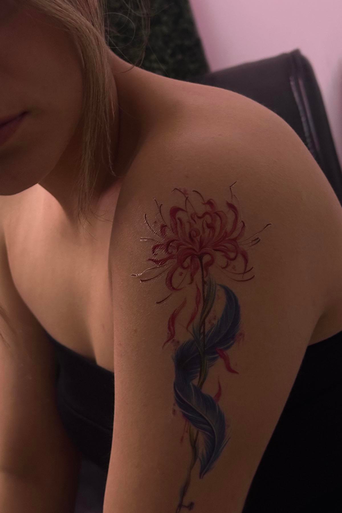 Geçici Çiçek Figürlü Dövme Tattoo