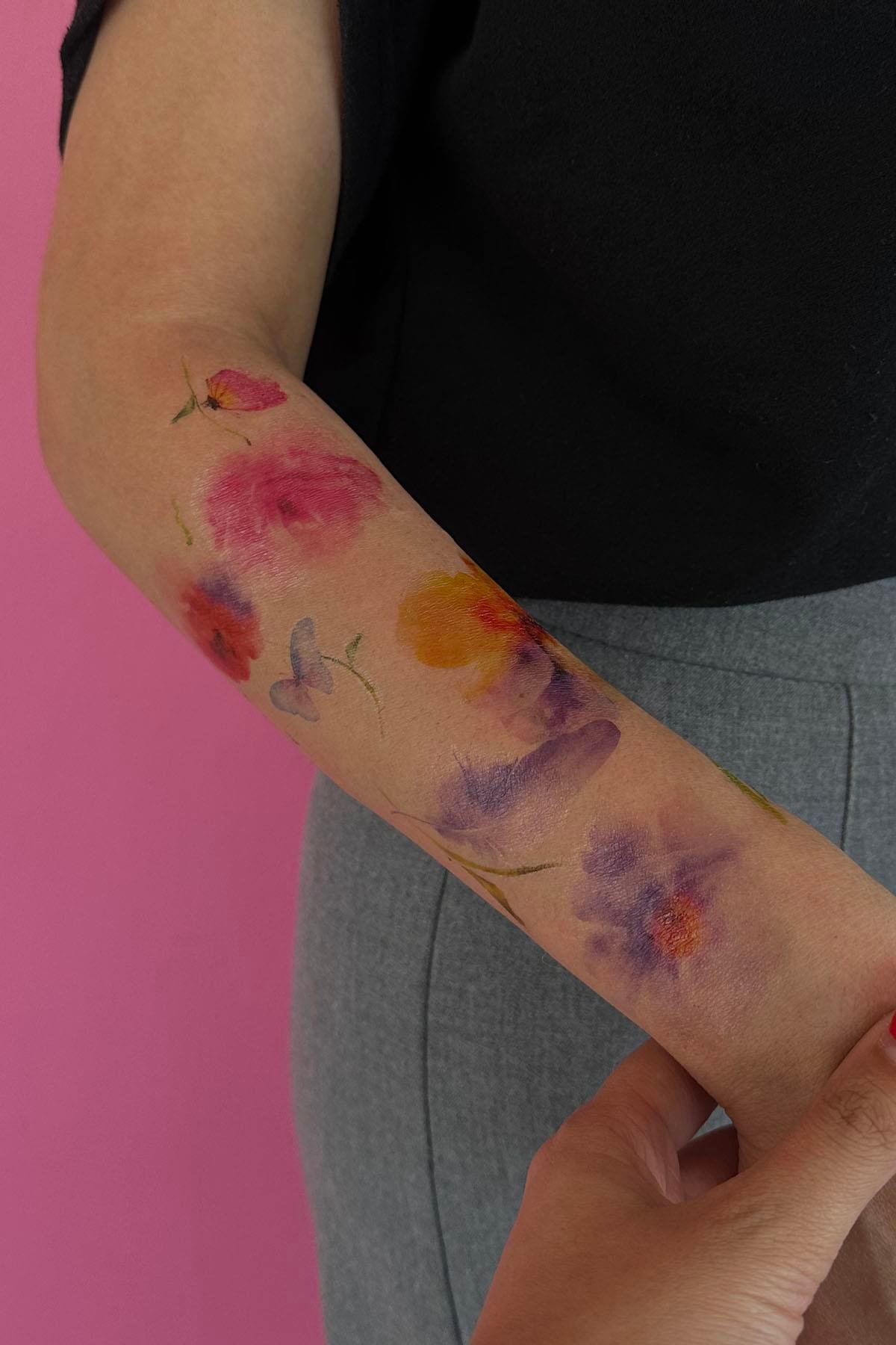 Geçici Çiçek Figürlü Dövme Tattoo