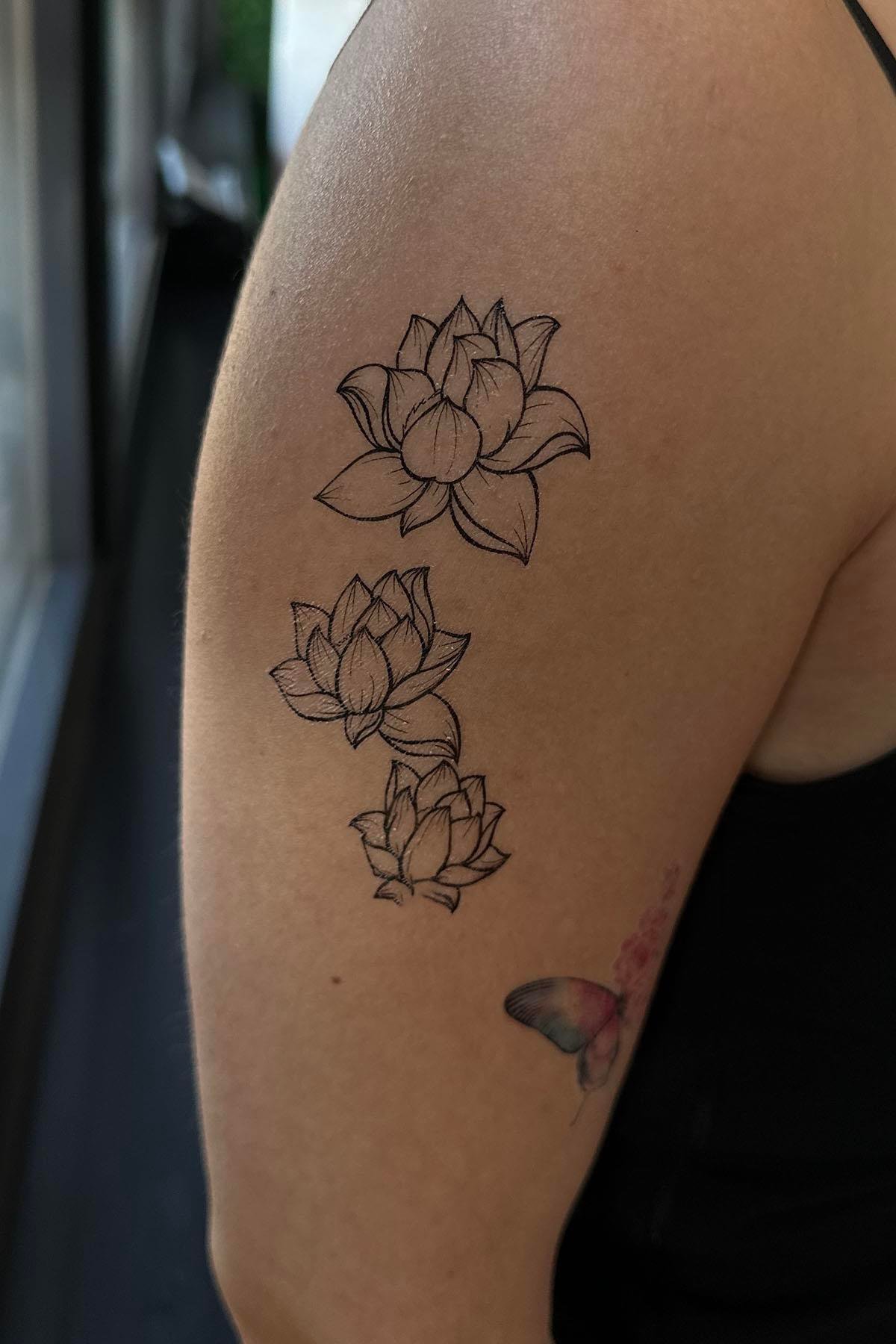 Geçici Çiçek Figürlü Mini Dövme Tattoo