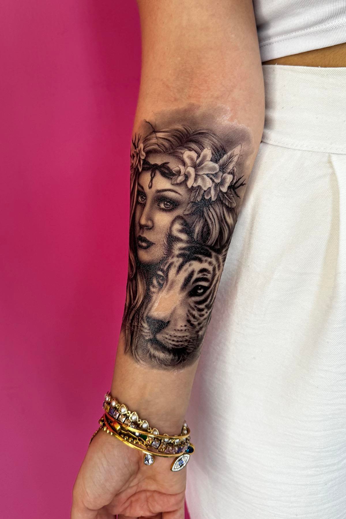 Geçici Kaplan Ve Kız Figürlü Dövme Tattoo