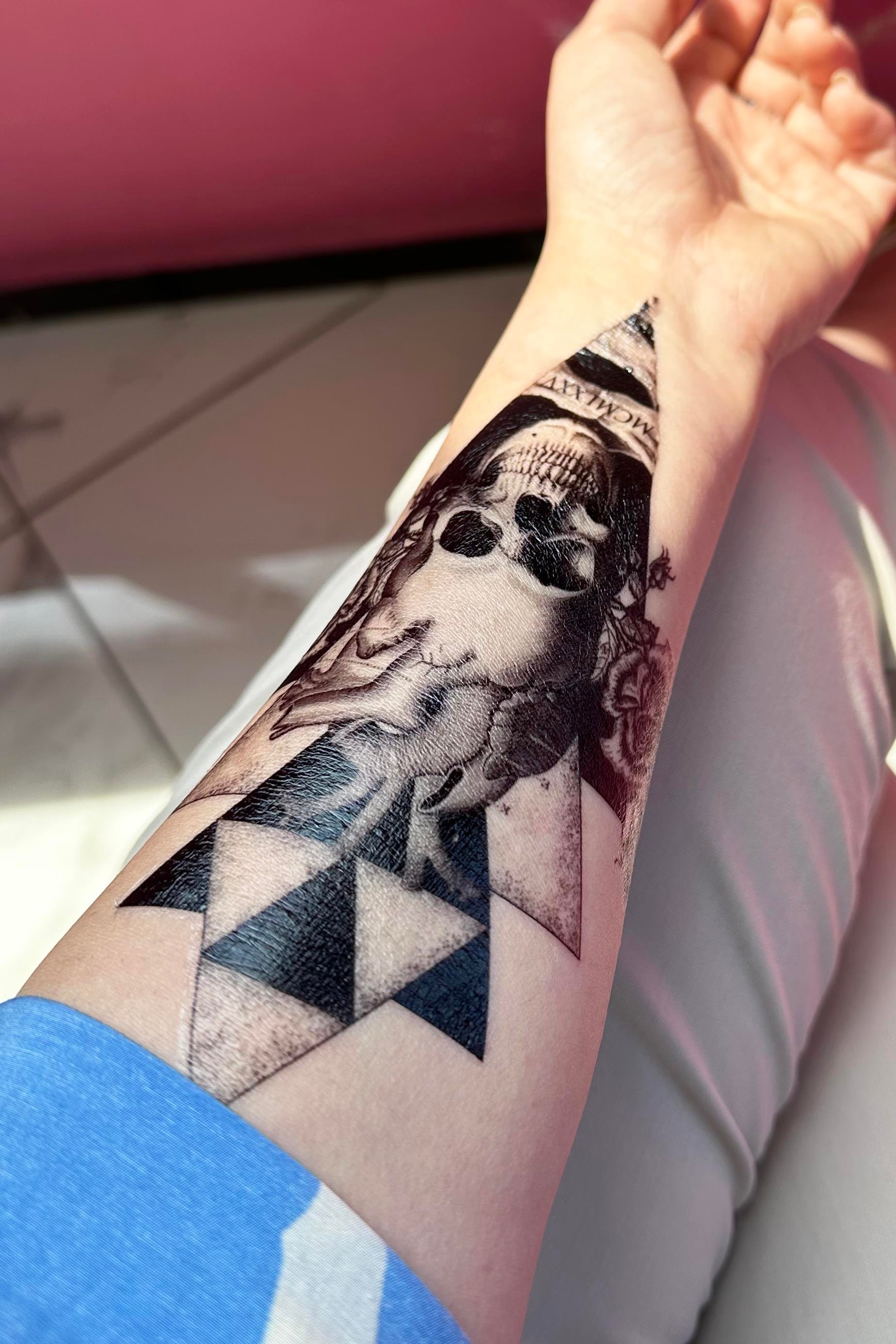 Geçici Kuru Kafa Figürlü Dövme Tattoo