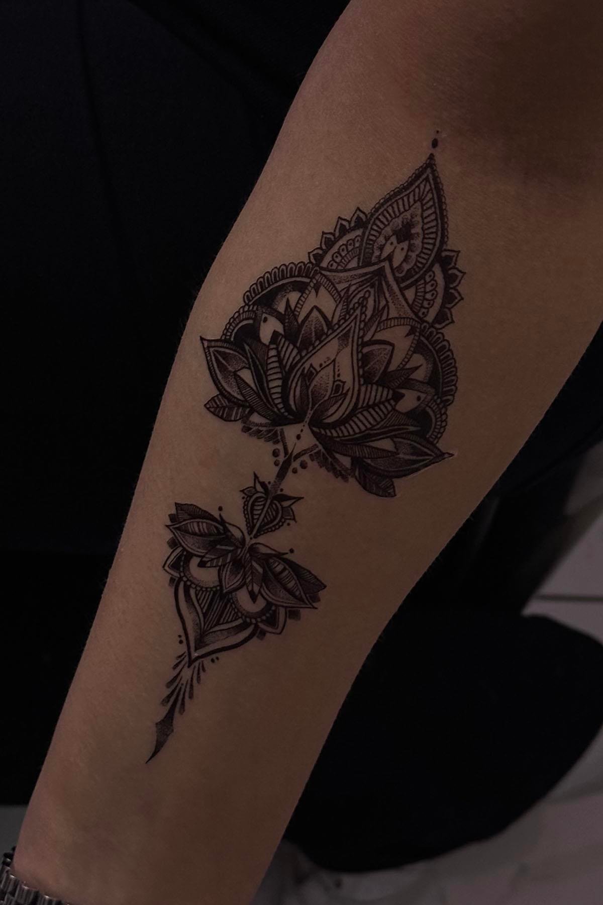 Geçici Lotus Figürlü Dövme Tattoo