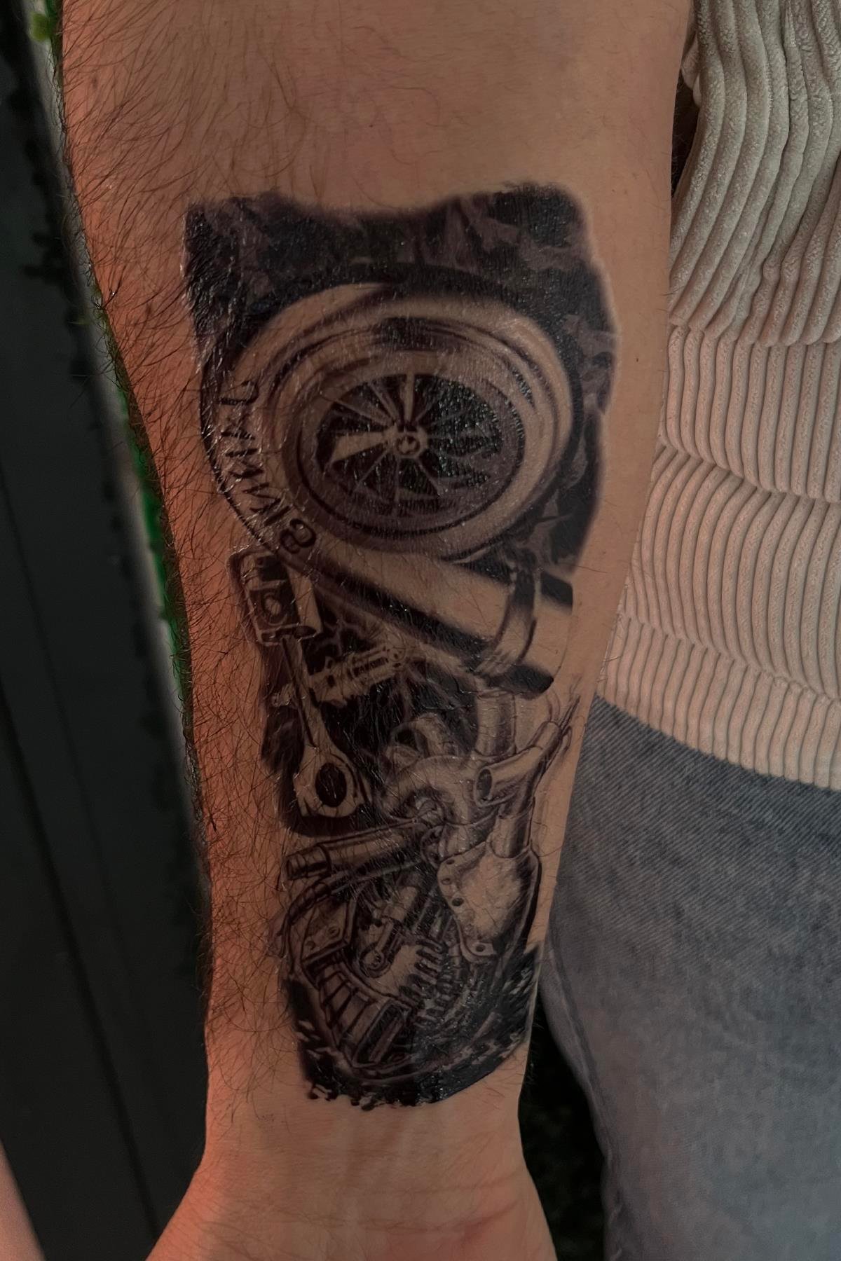 Geçici Makina Figürlü Dövme Tattoo
