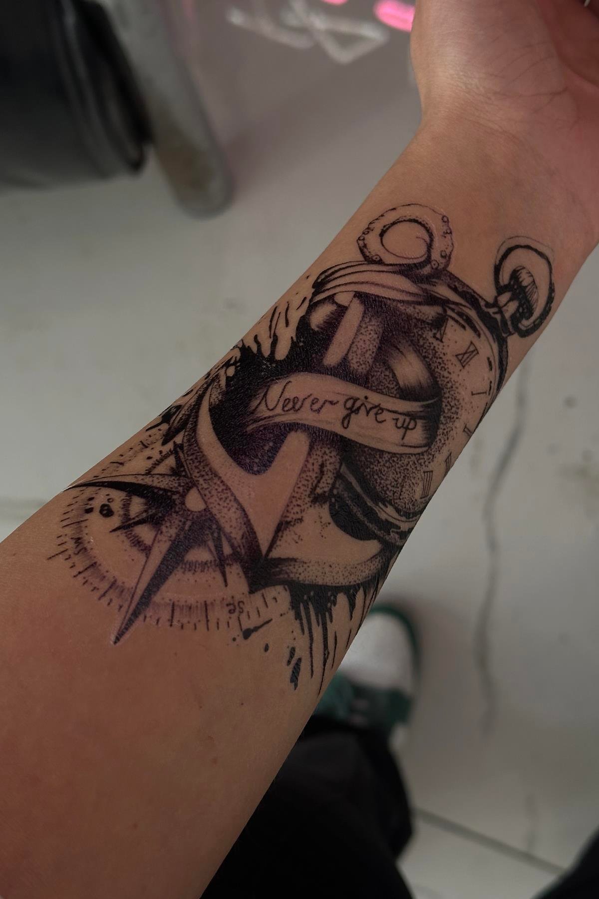 Geçici Pusula Figürlü Dövme Tattoo